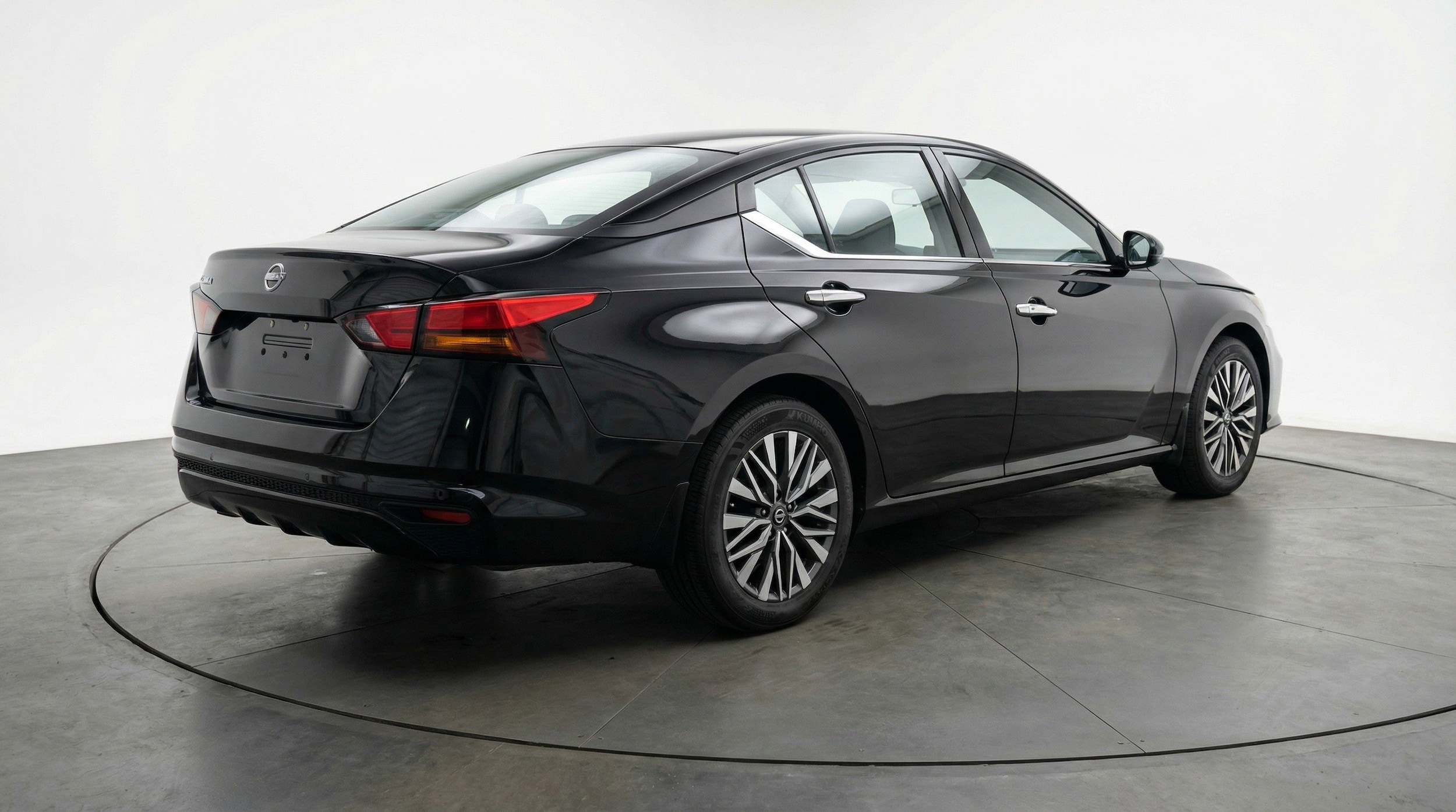 Thumbnail: 2025 Nissan Altima - 9