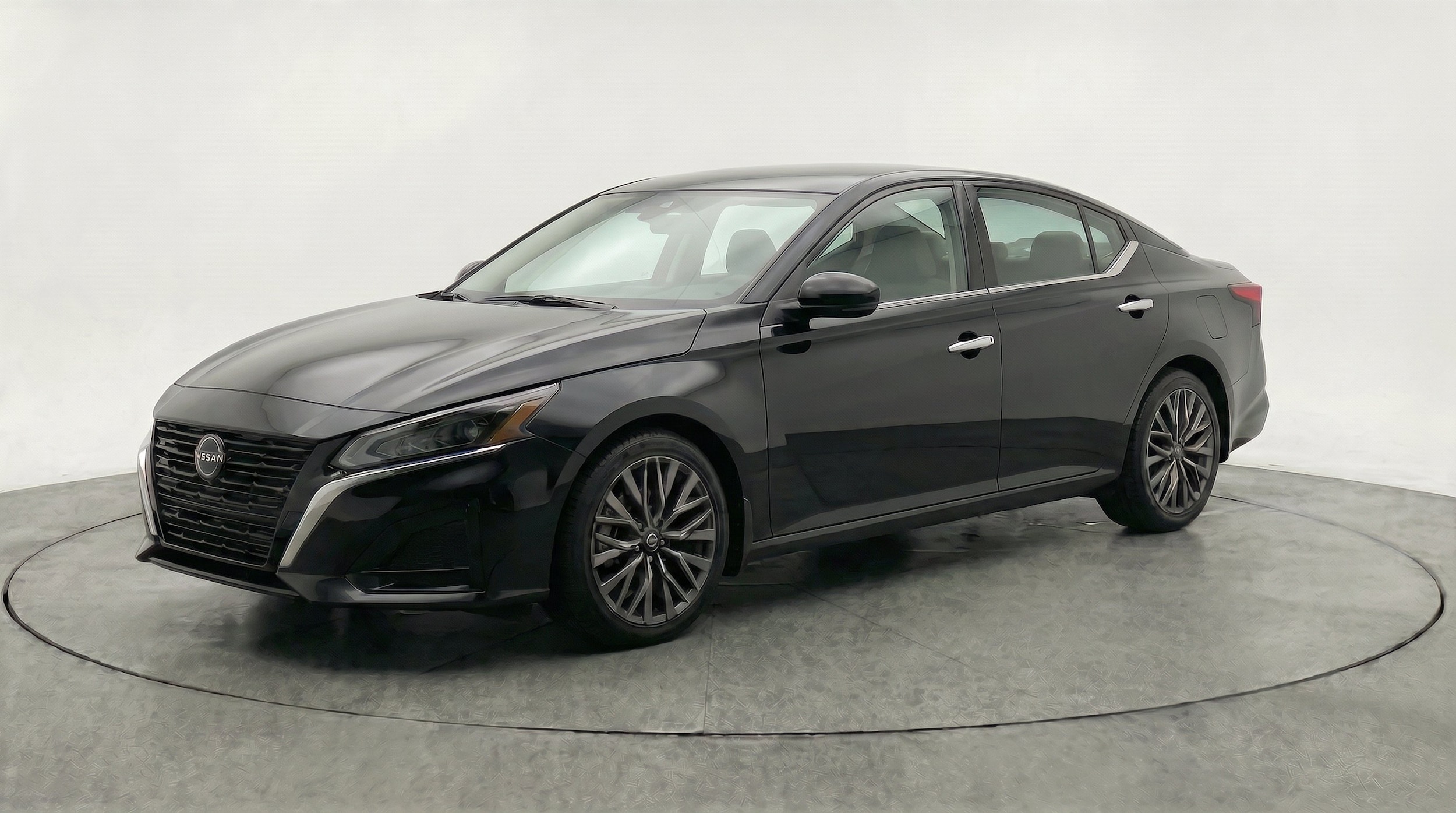 Thumbnail: 2025 Nissan Altima - 3