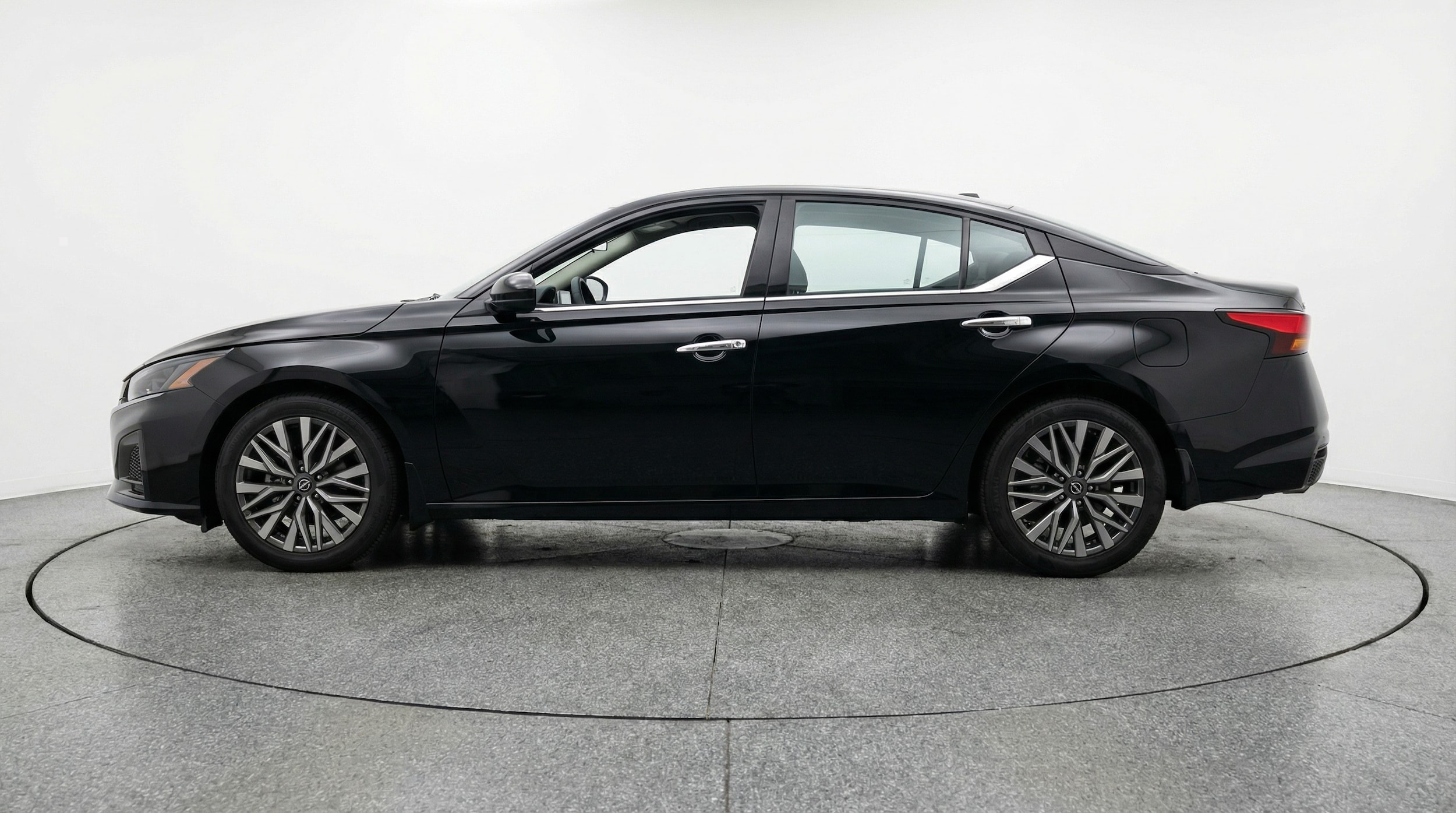 Thumbnail: 2025 Nissan Altima - 4