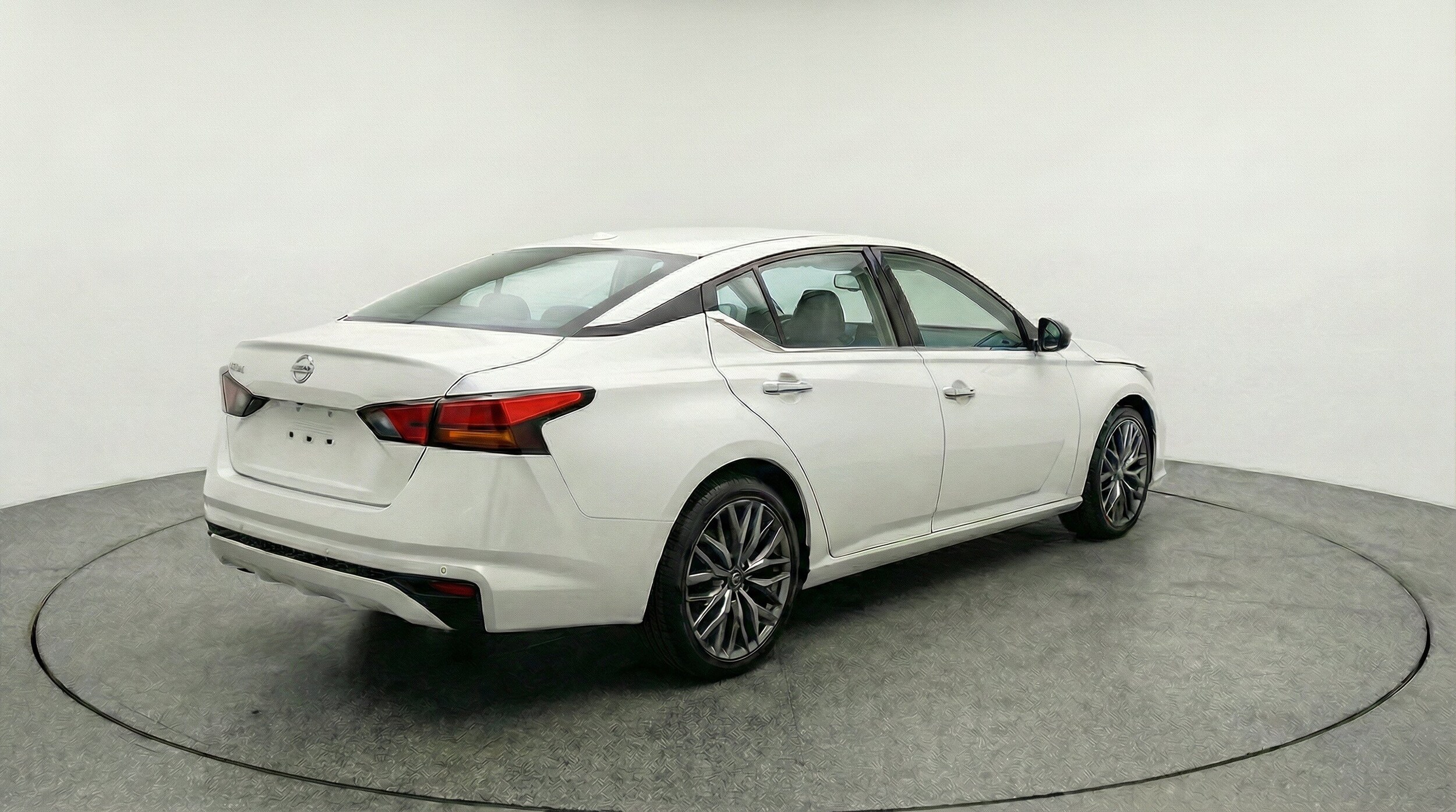 Thumbnail: 2025 Nissan Altima - 9