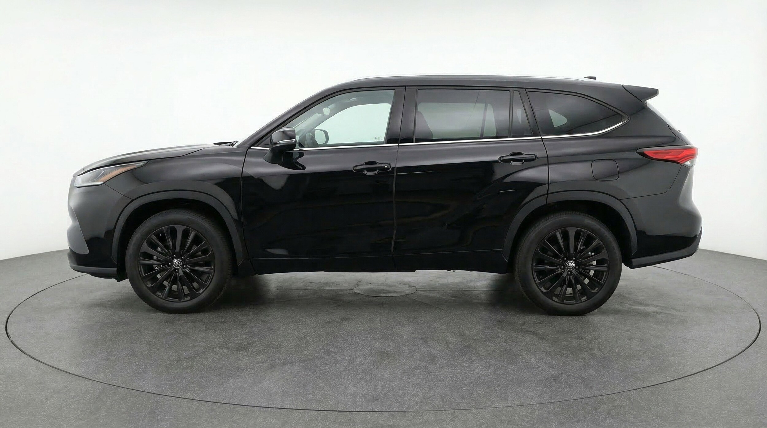 Thumbnail: 2025 Toyota Highlander - 5