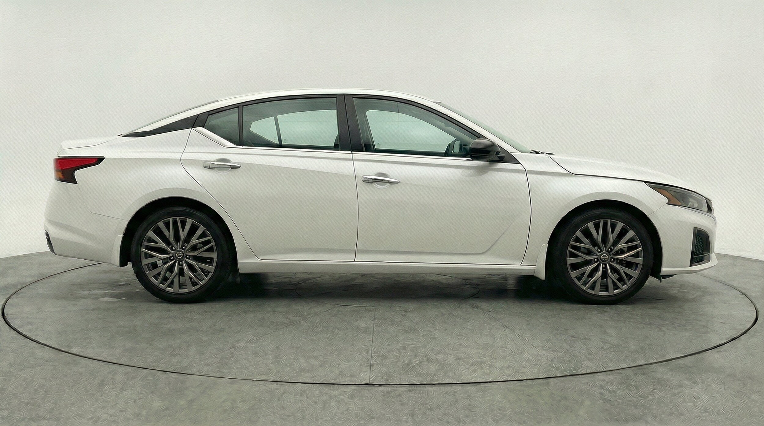 Thumbnail: 2025 Nissan Altima - 10