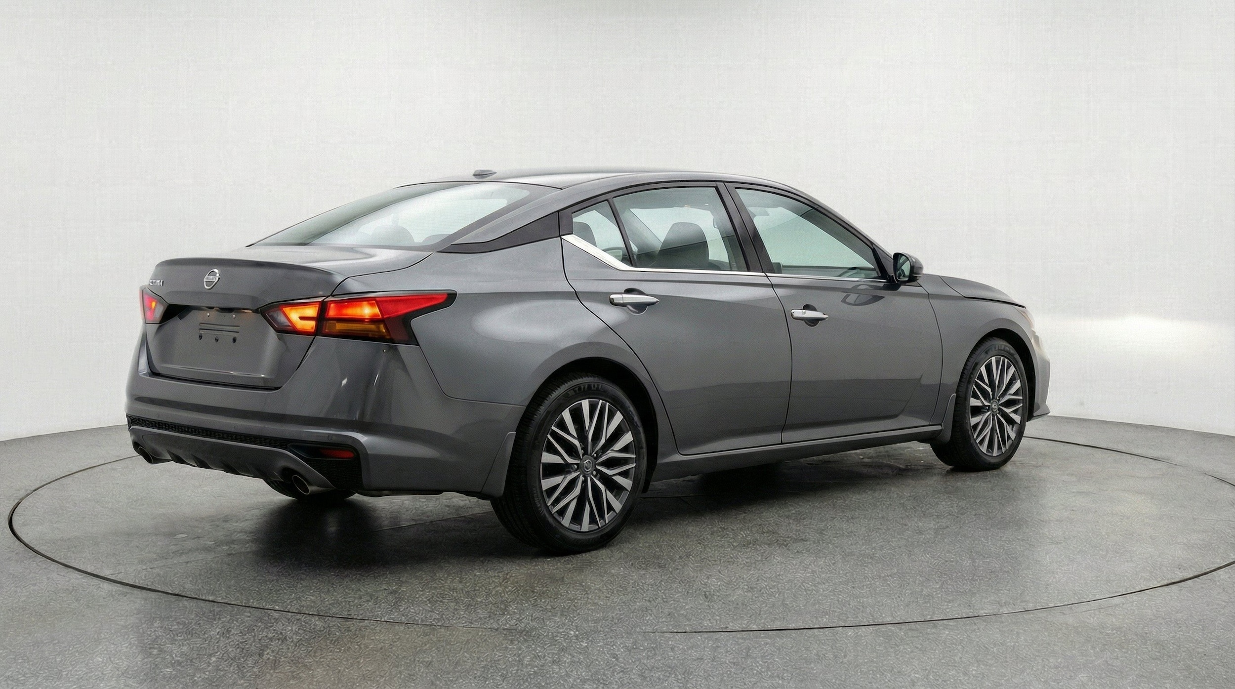 Thumbnail: 2025 Nissan Altima - 9