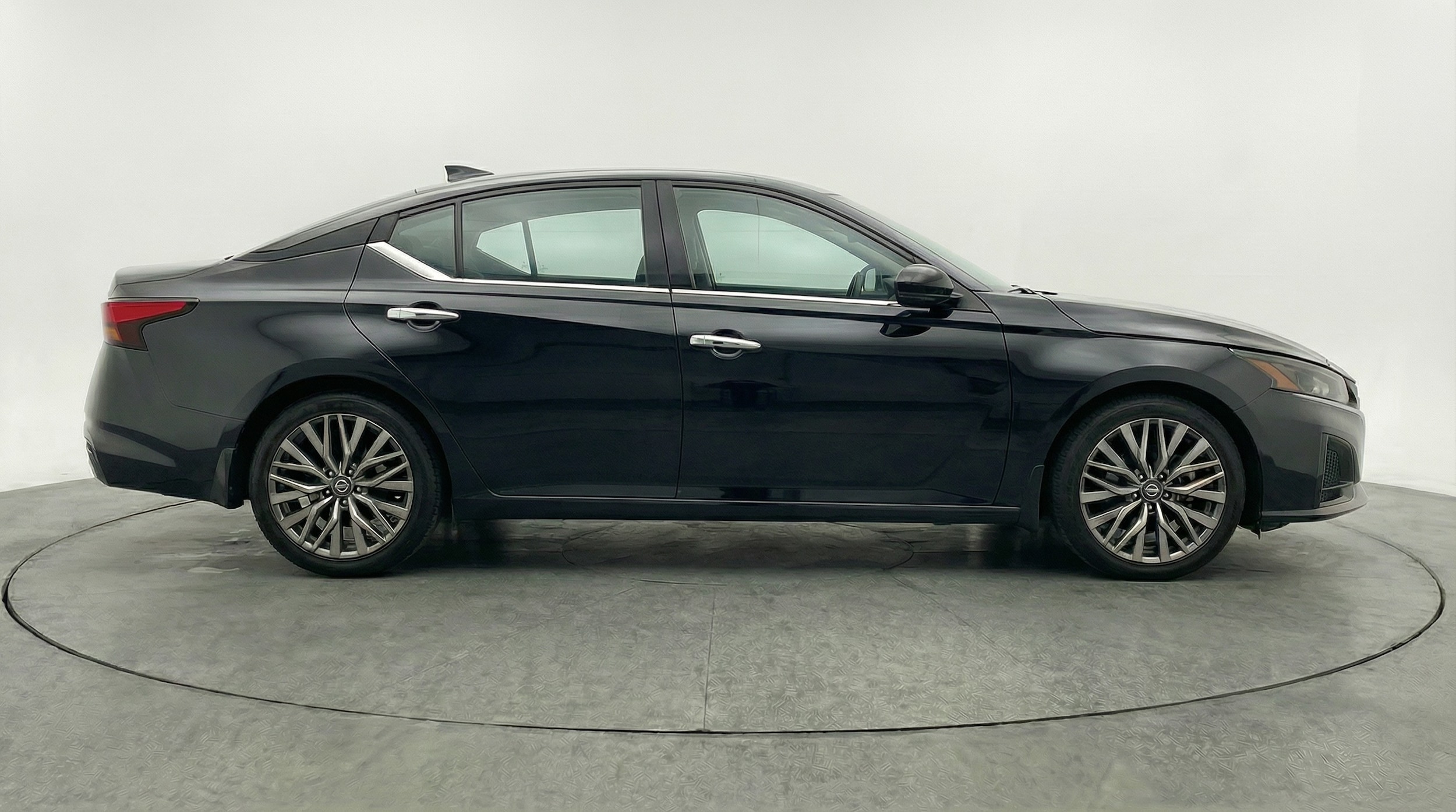 Thumbnail: 2025 Nissan Altima - 8