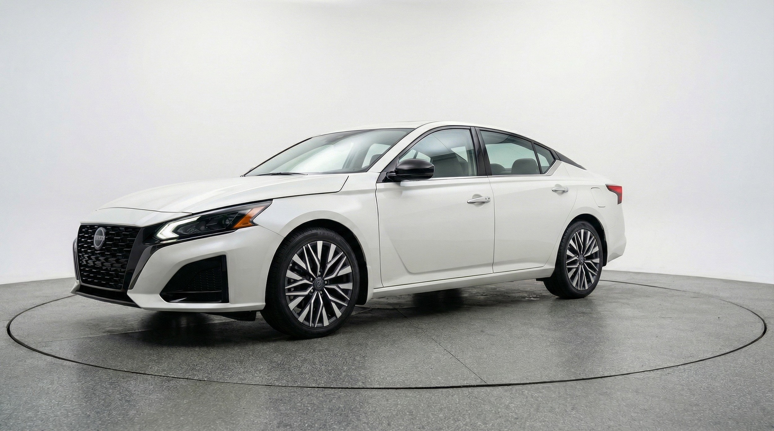 Thumbnail: 2025 Nissan Altima - 3