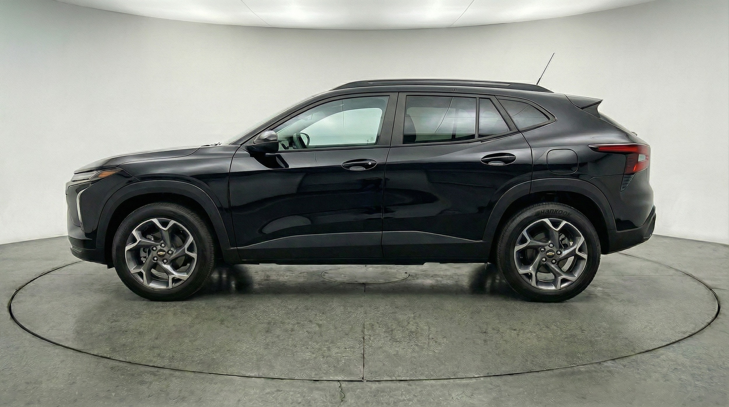 Thumbnail: 2025 Chevrolet Trax - 4