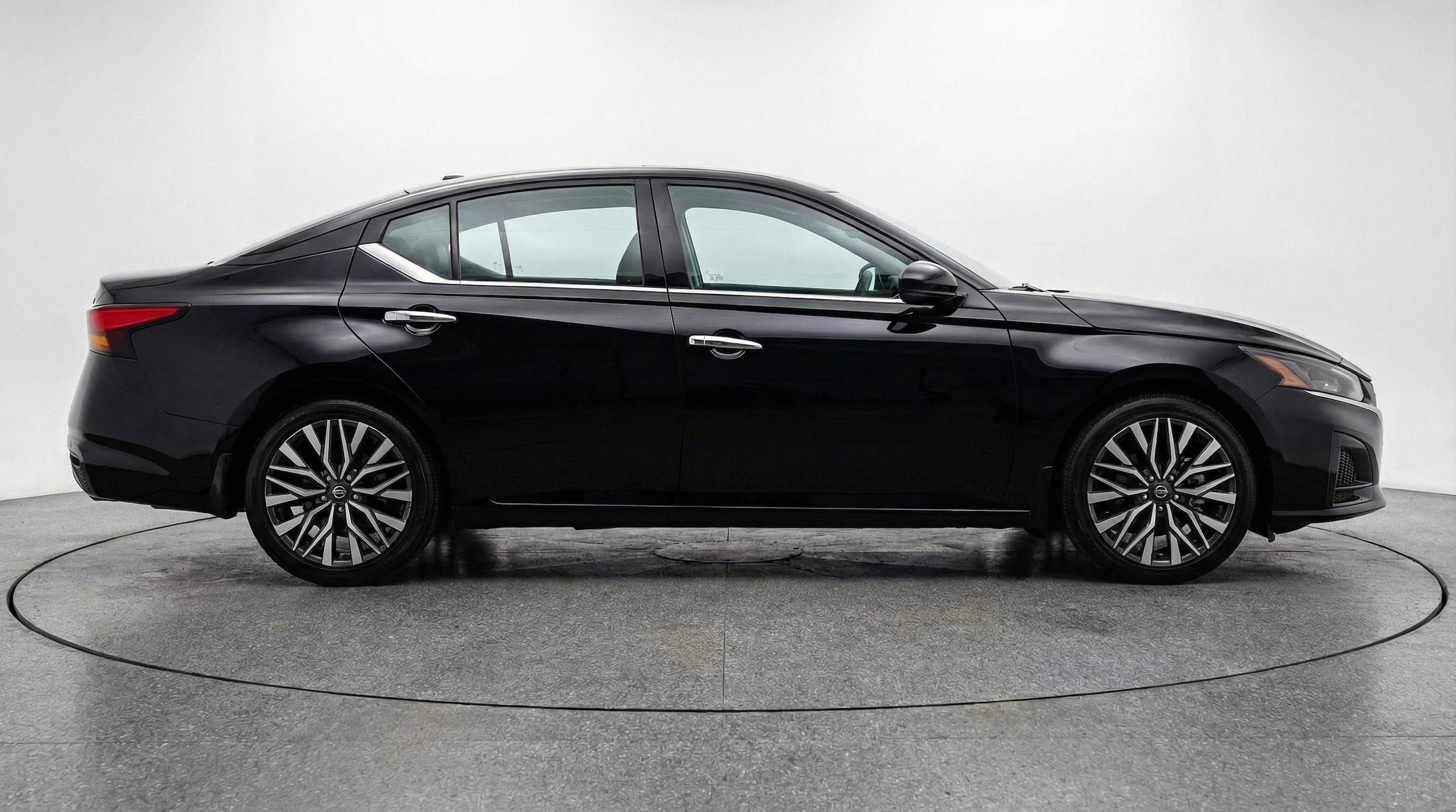 Thumbnail: 2025 Nissan Altima - 8