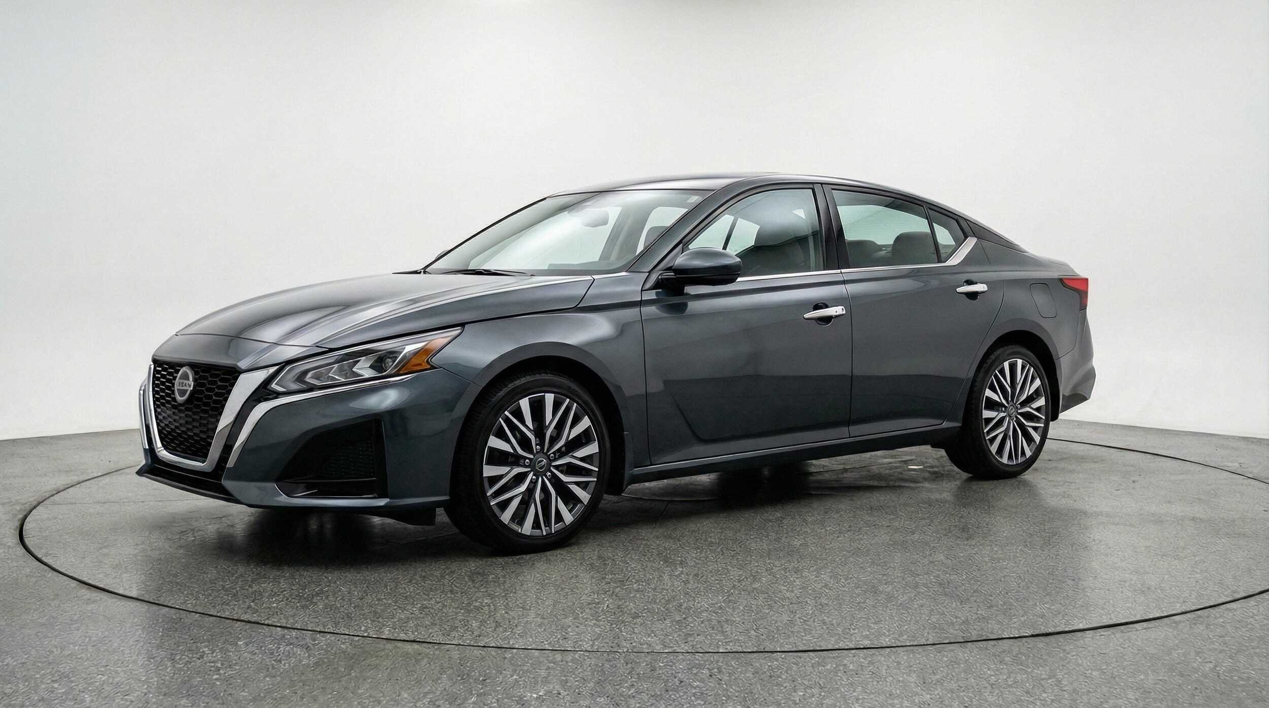 Thumbnail: 2025 Nissan Altima - 3