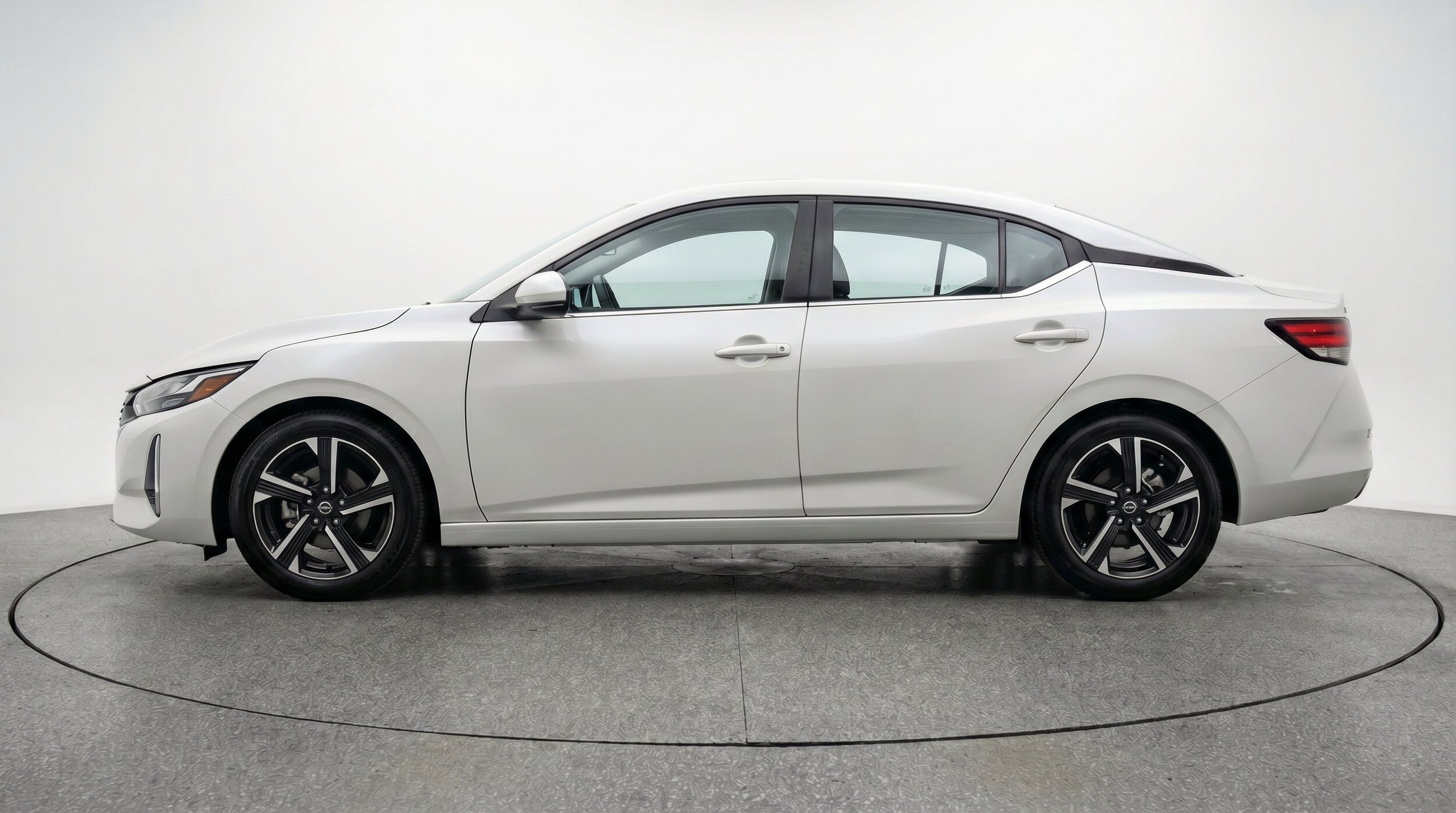Thumbnail: 2025 Nissan Sentra - 5