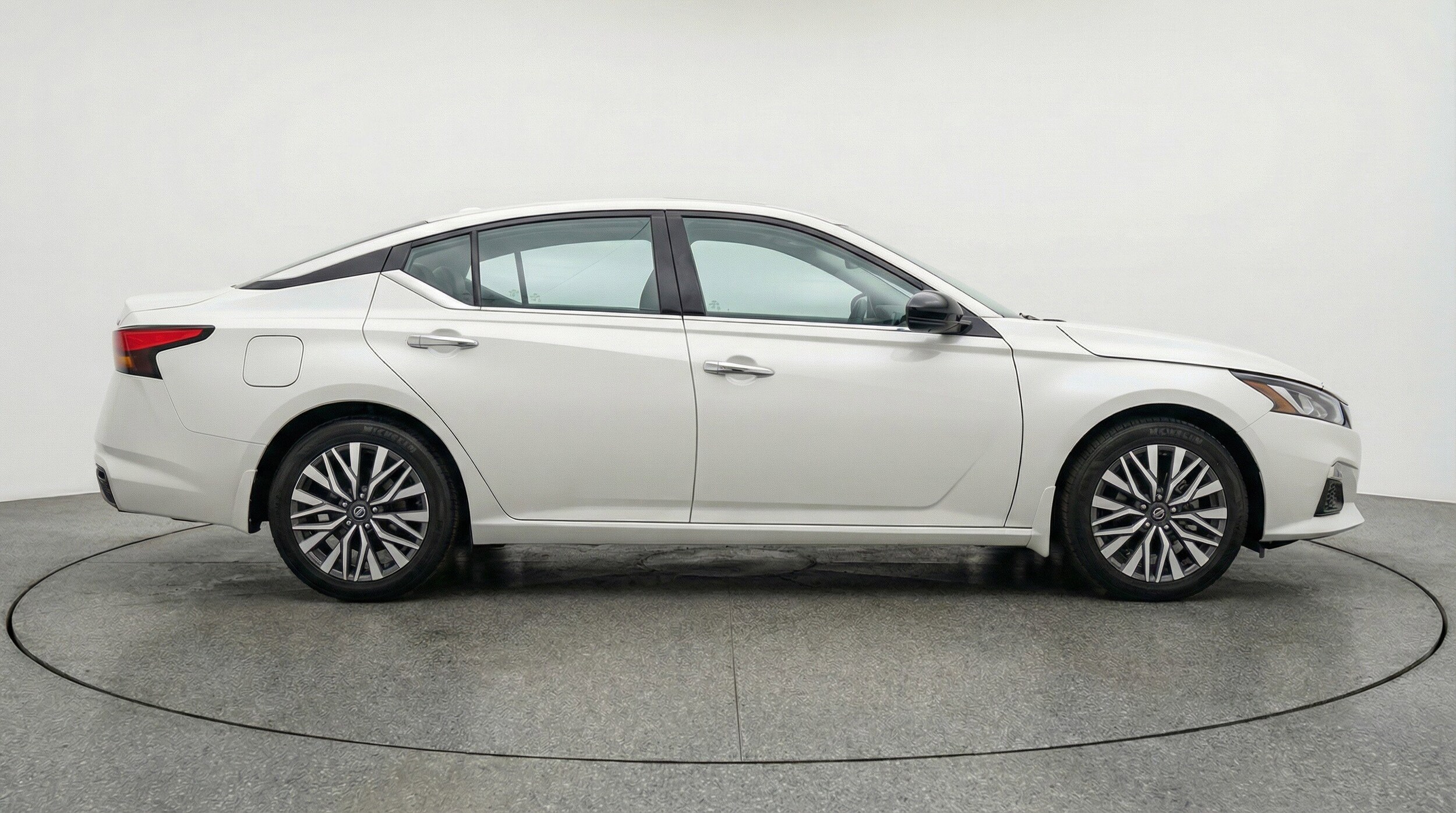 Thumbnail: 2025 Nissan Altima - 11