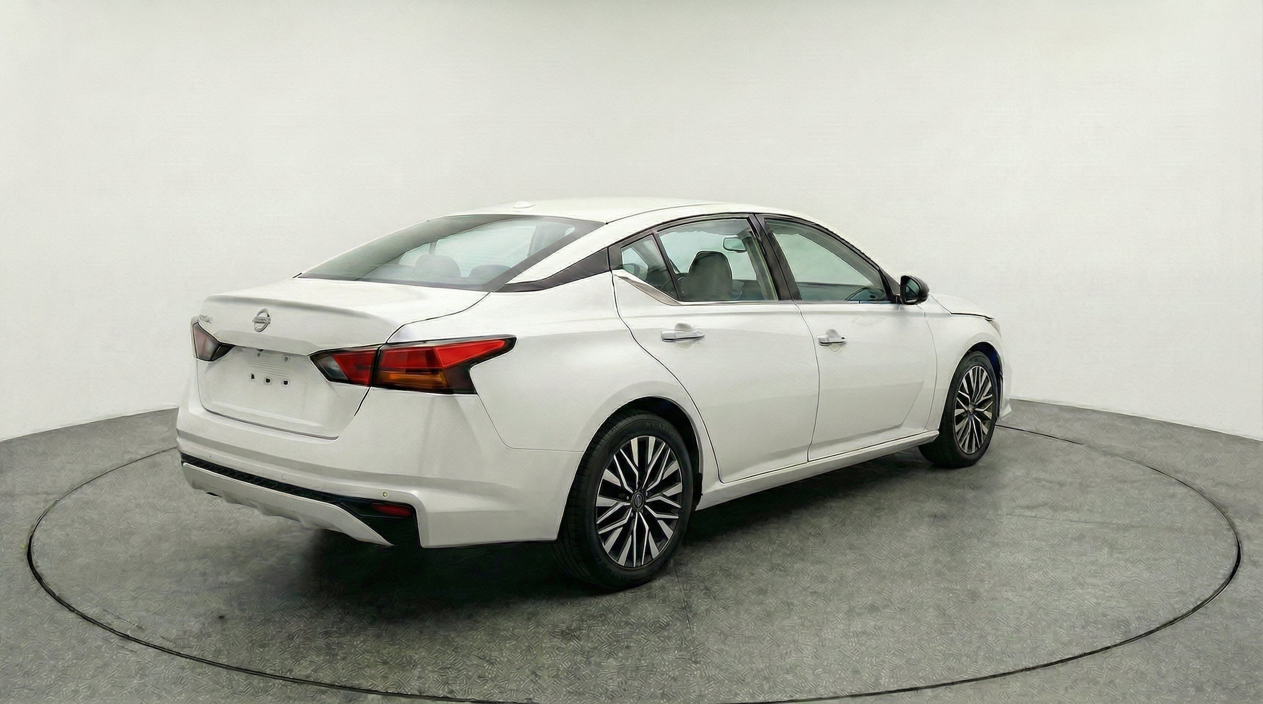 Thumbnail: 2025 Nissan Altima - 9