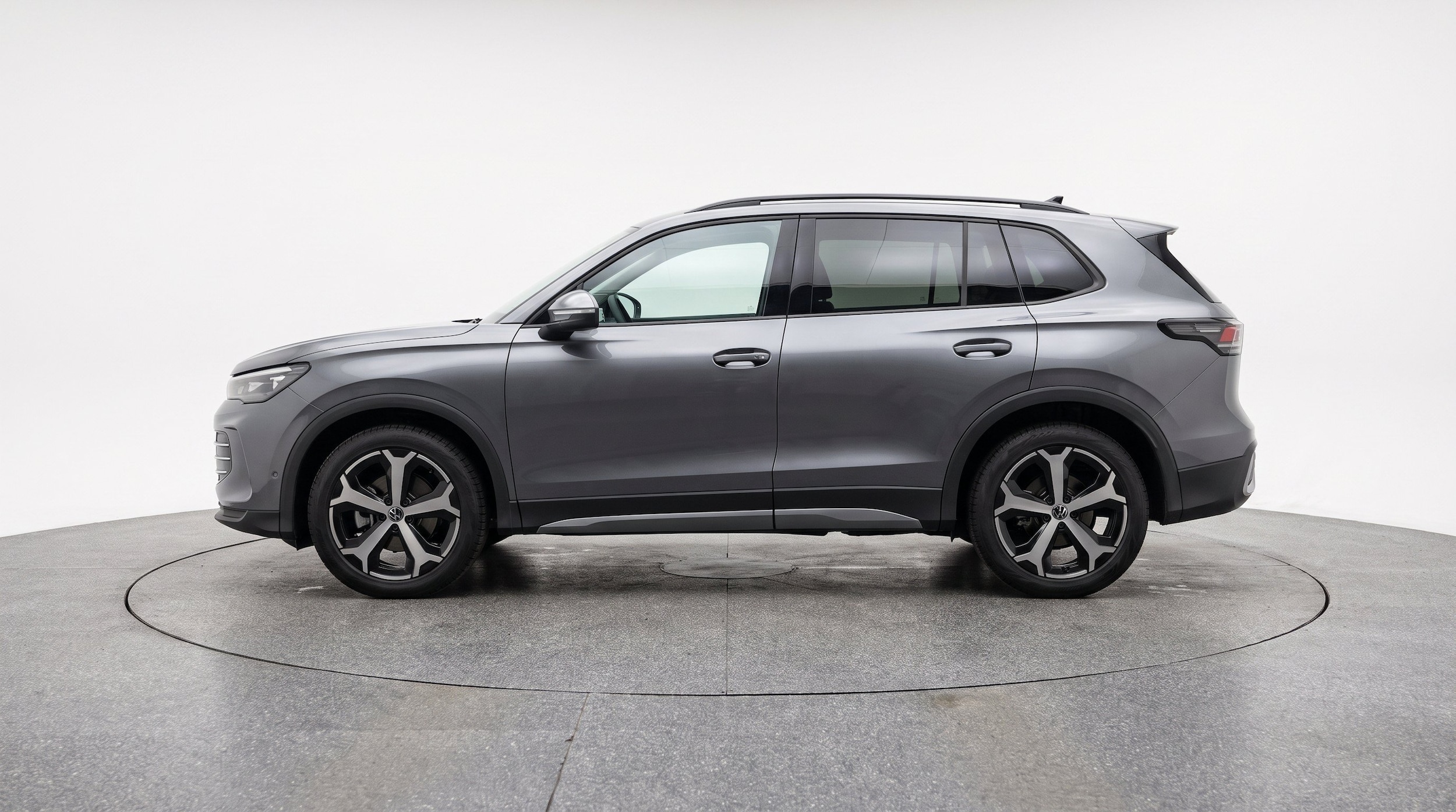 Thumbnail: 2026 Volkswagen Tiguan - 5