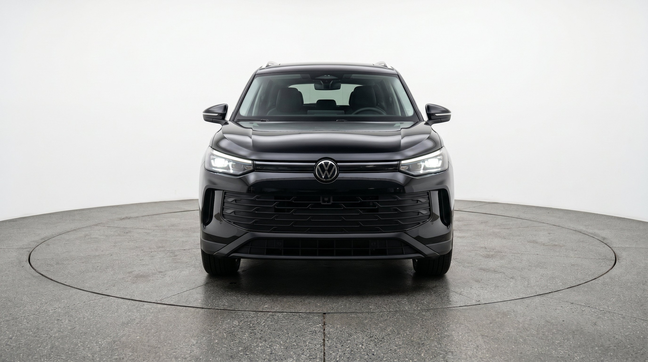 Thumbnail: 2026 Volkswagen Tiguan - 2