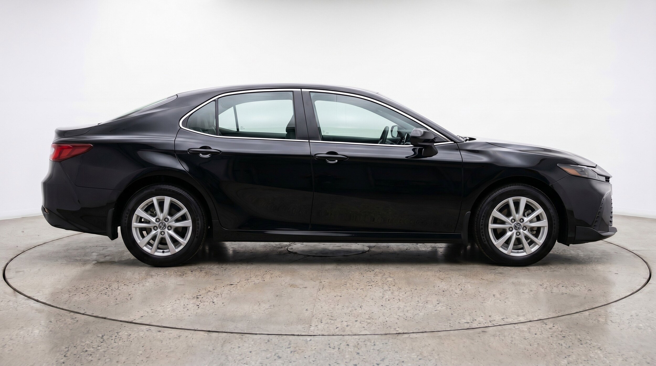 Thumbnail: 2025 Toyota Camry - 11