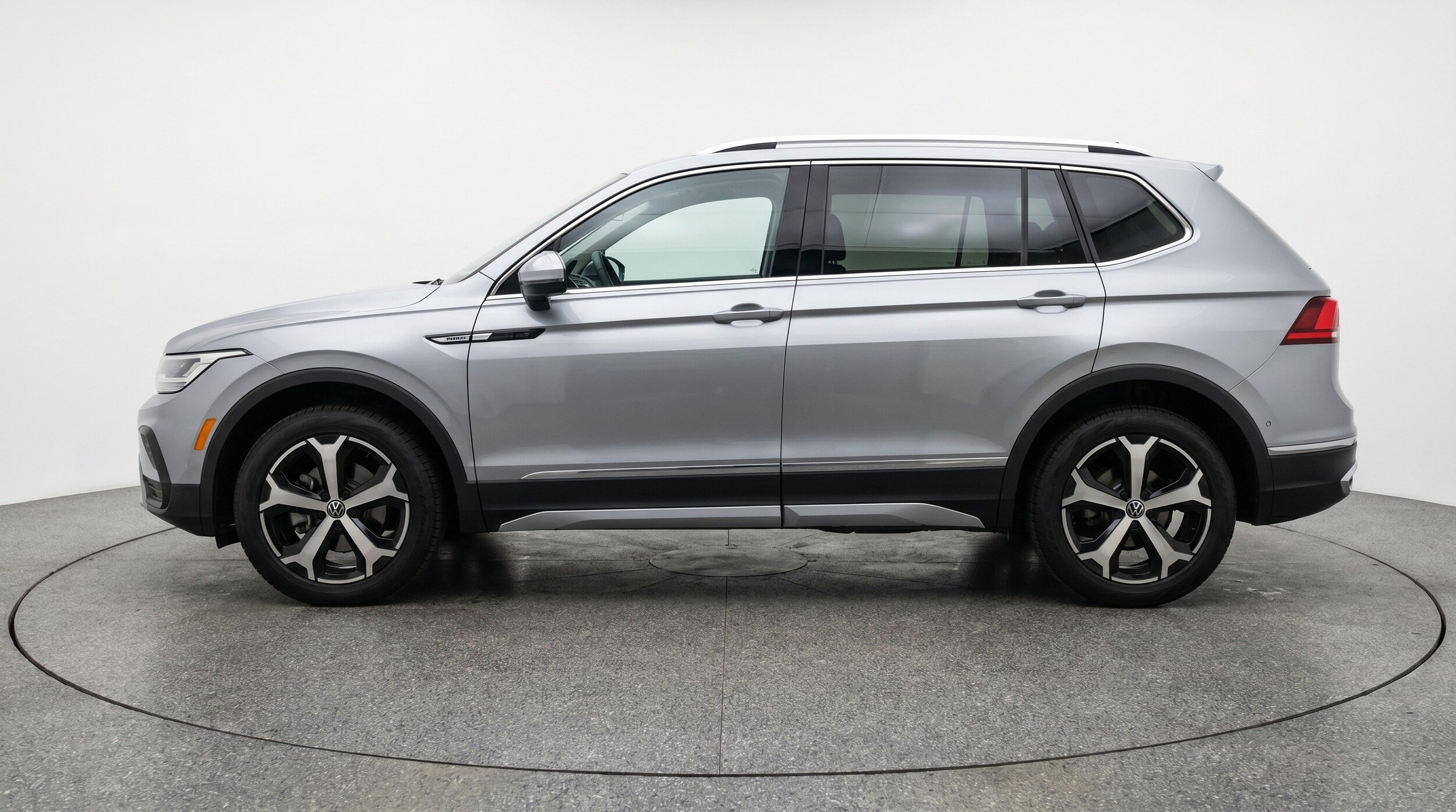 Thumbnail: 2026 Volkswagen Tiguan - 5