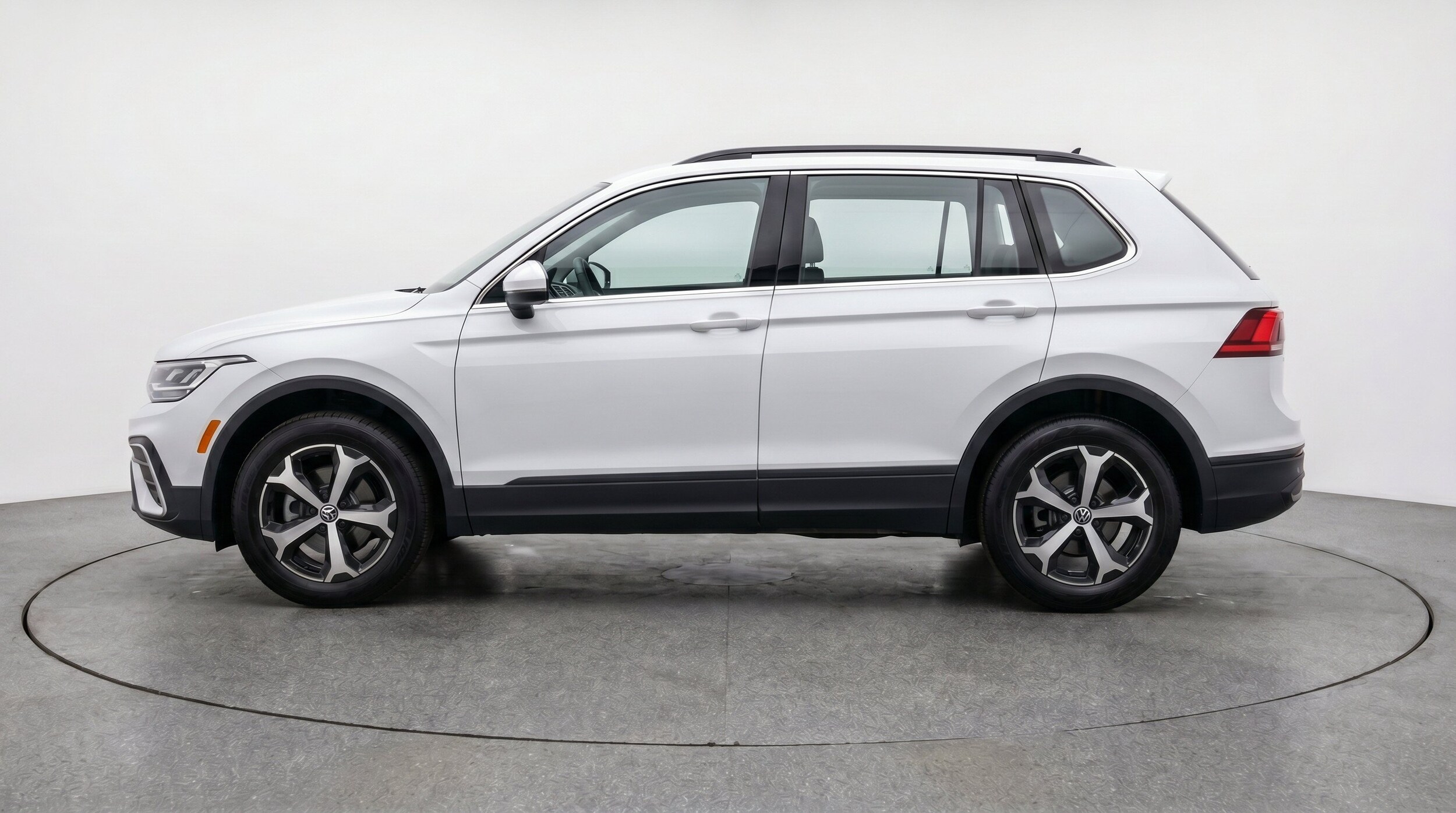Thumbnail: 2026 Volkswagen Tiguan - 5