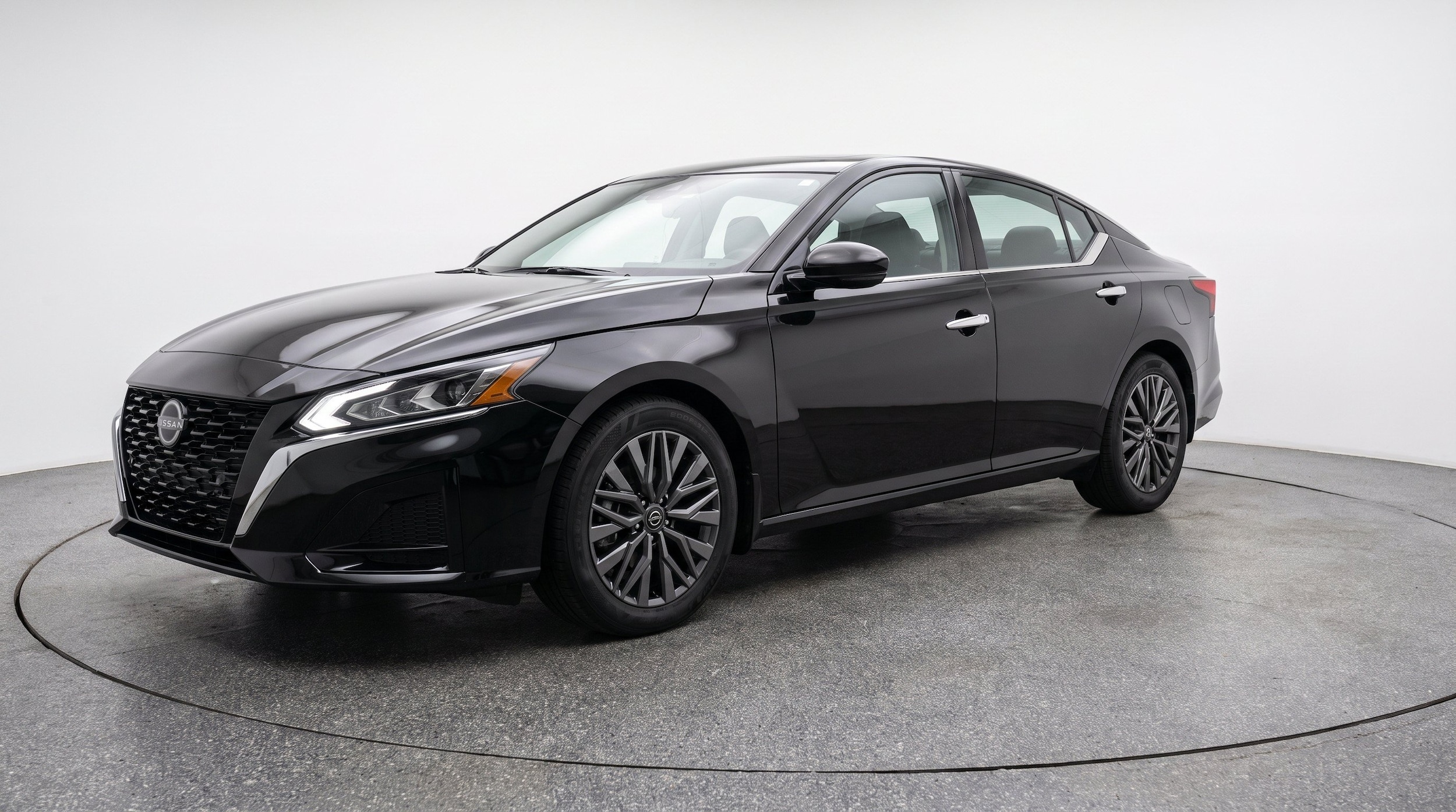 Thumbnail: 2025 Nissan Altima - 3