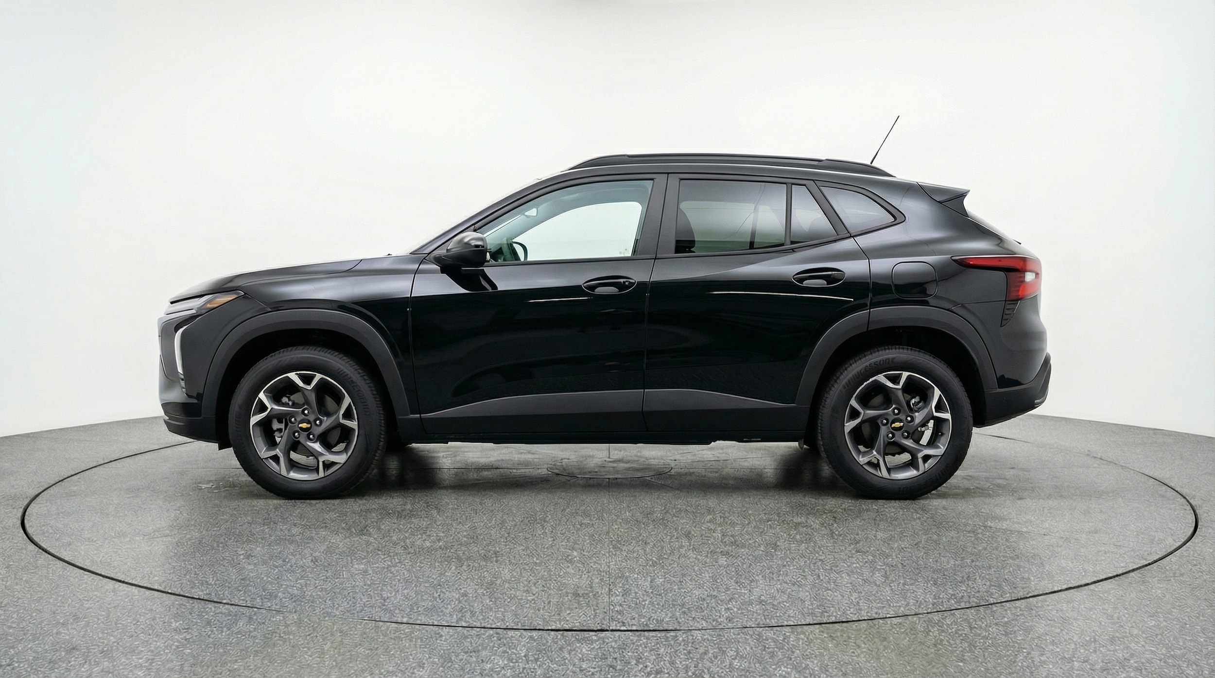 Thumbnail: 2025 Chevrolet Trax - 4