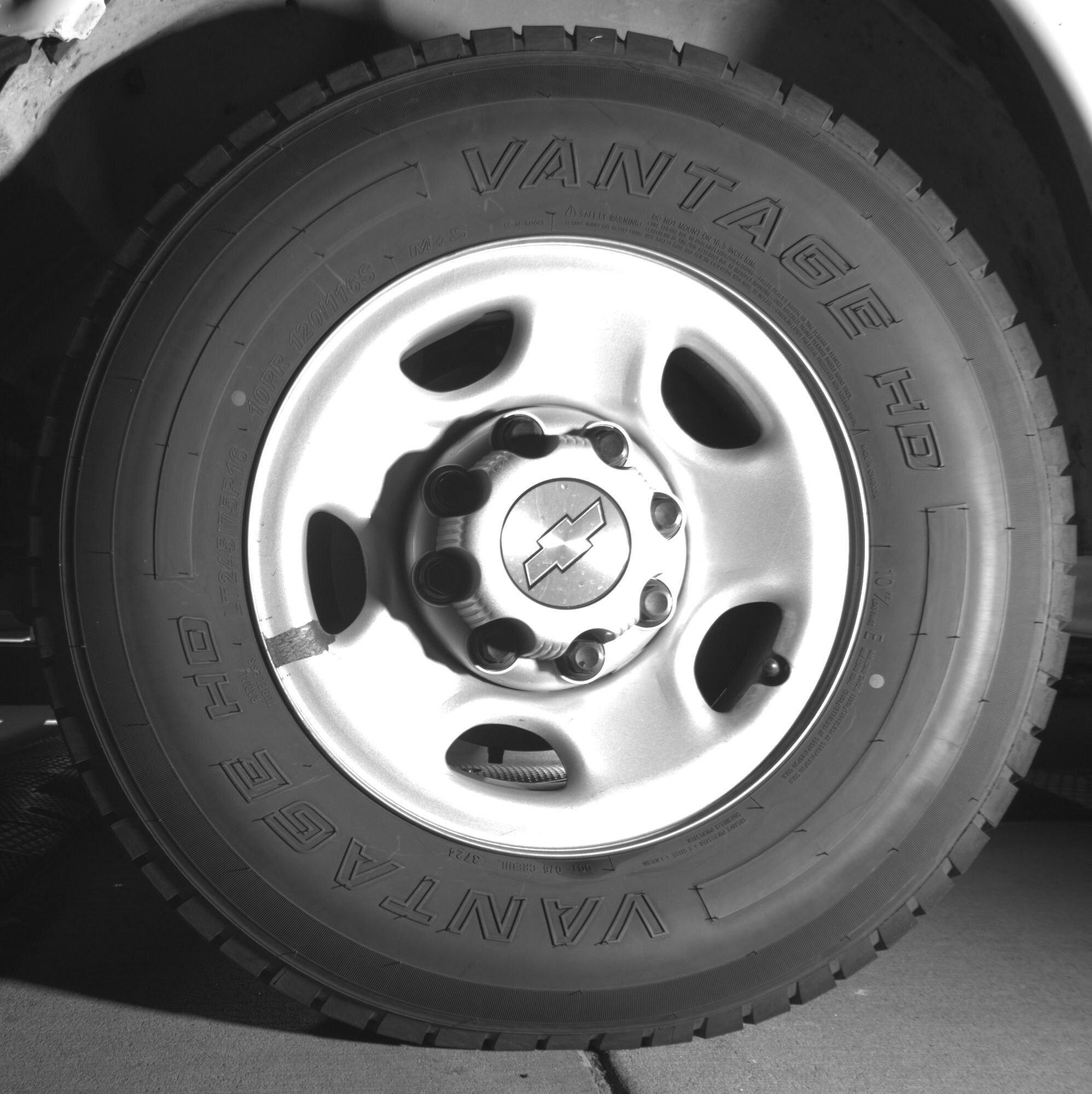 Thumbnail: 2023 Chevrolet Express - 9