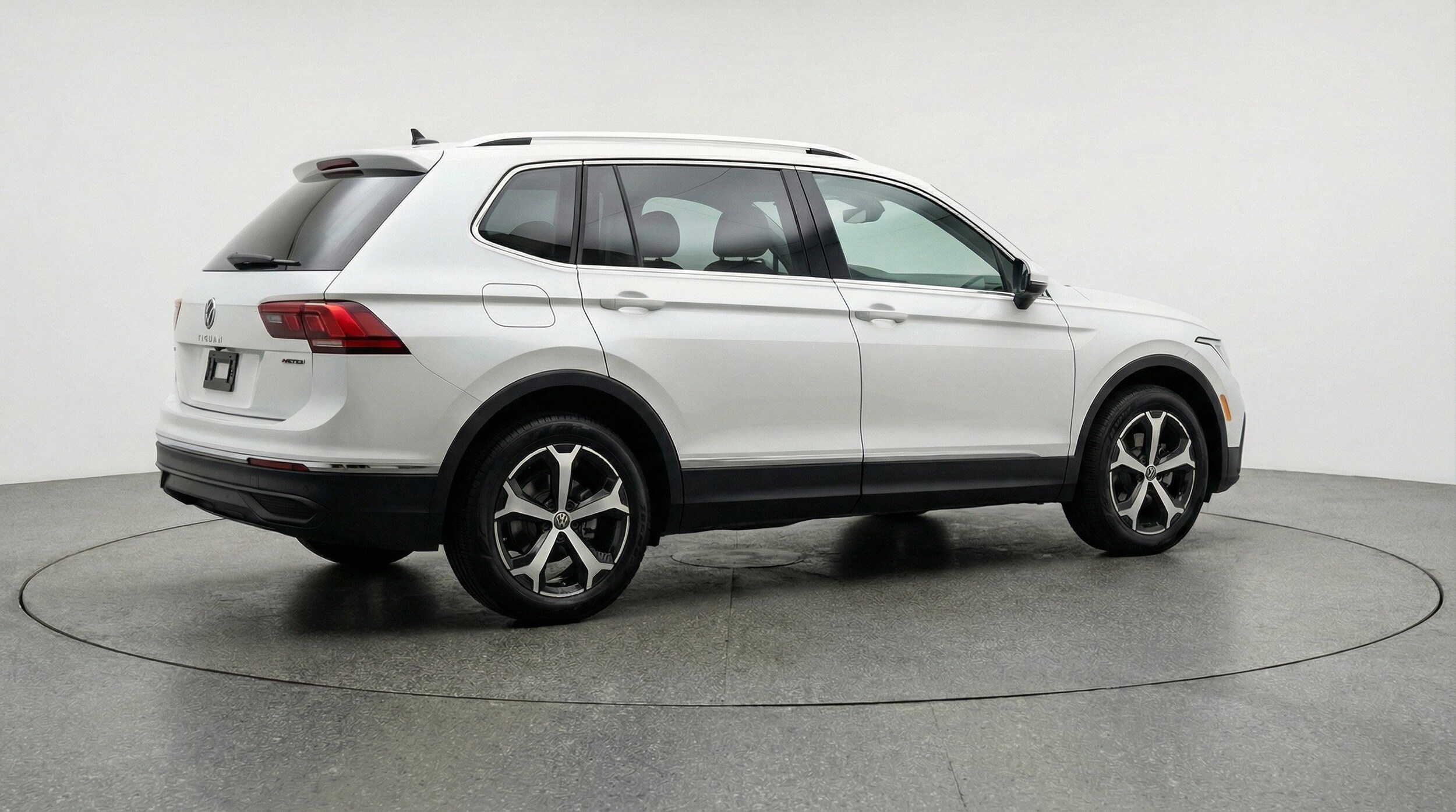 Thumbnail: 2026 Volkswagen Tiguan - 9