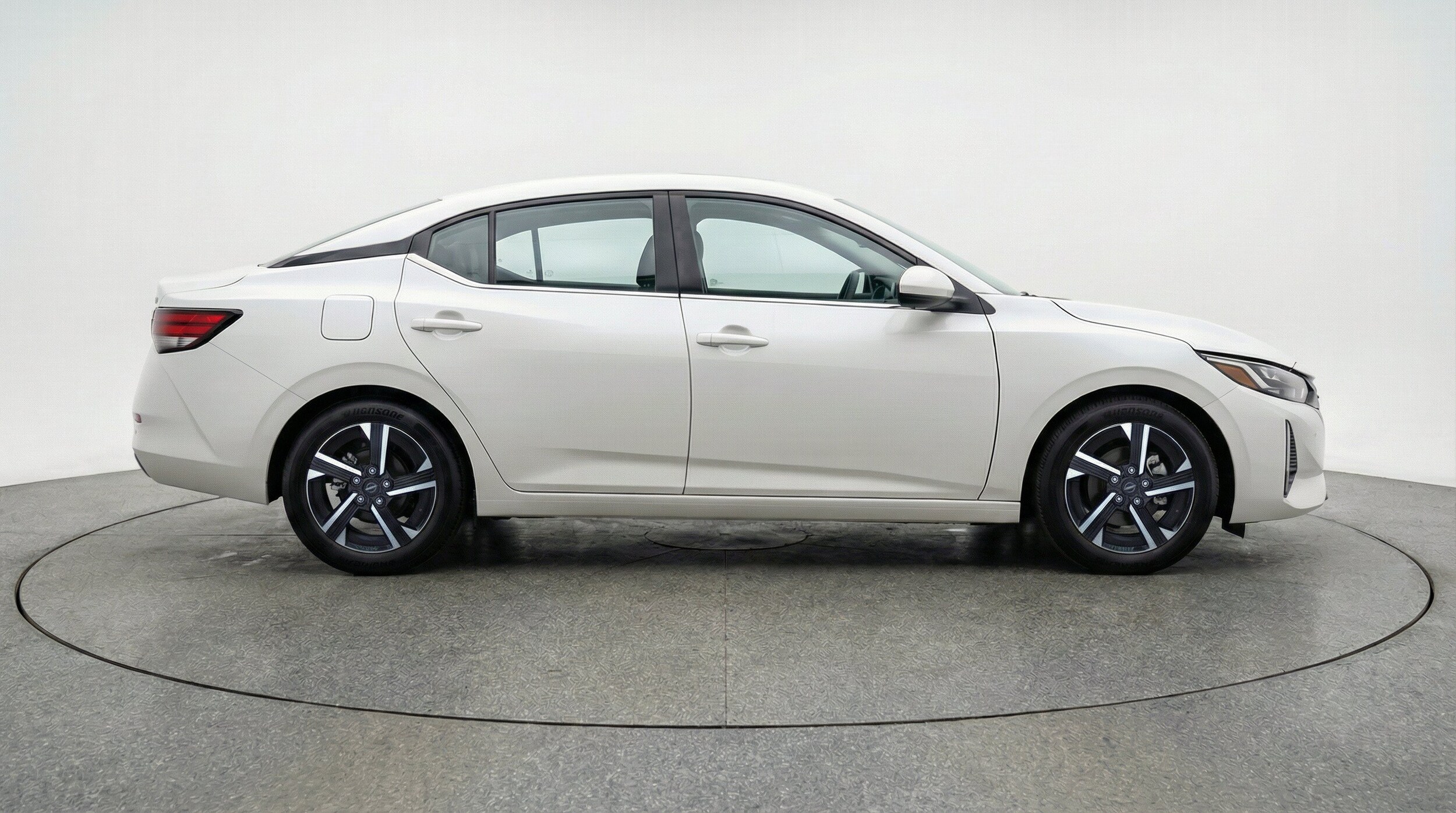 Thumbnail: 2025 Nissan Sentra - 11