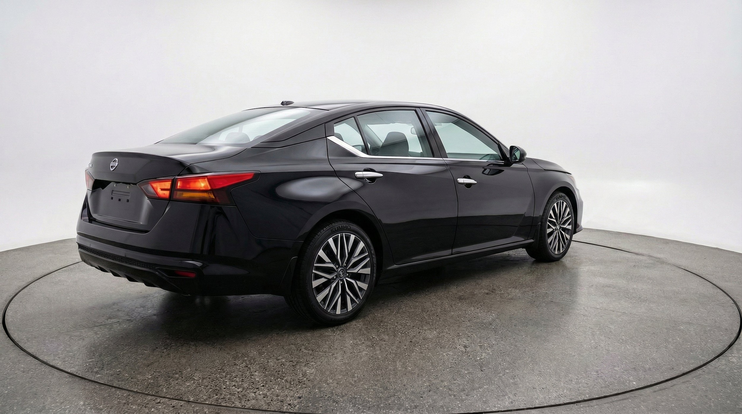 Thumbnail: 2025 Nissan Altima - 9