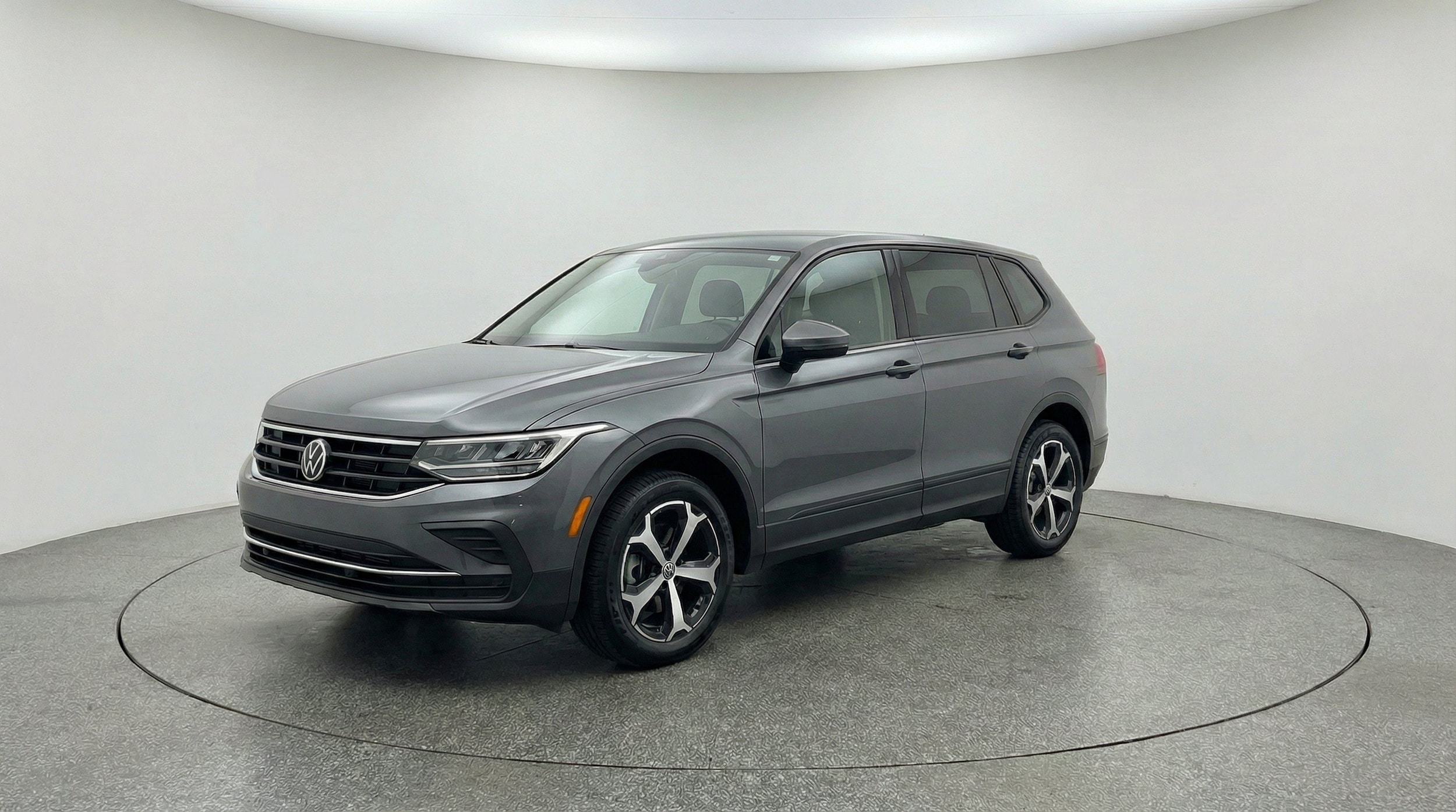 Thumbnail: 2026 Volkswagen Tiguan - 3