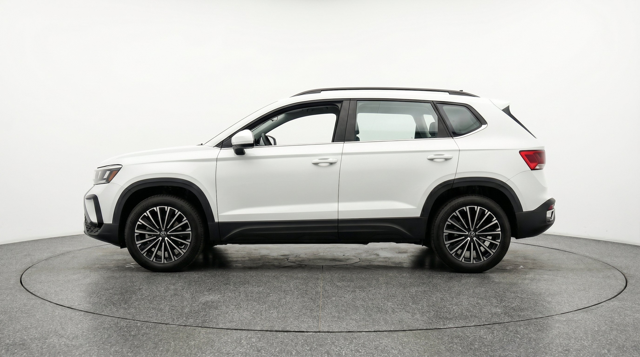 Thumbnail: 2026 Volkswagen Taos - 5