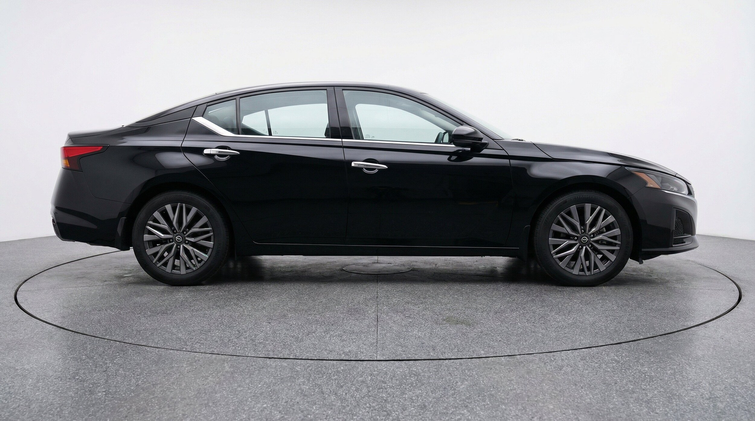 Thumbnail: 2025 Nissan Altima - 10
