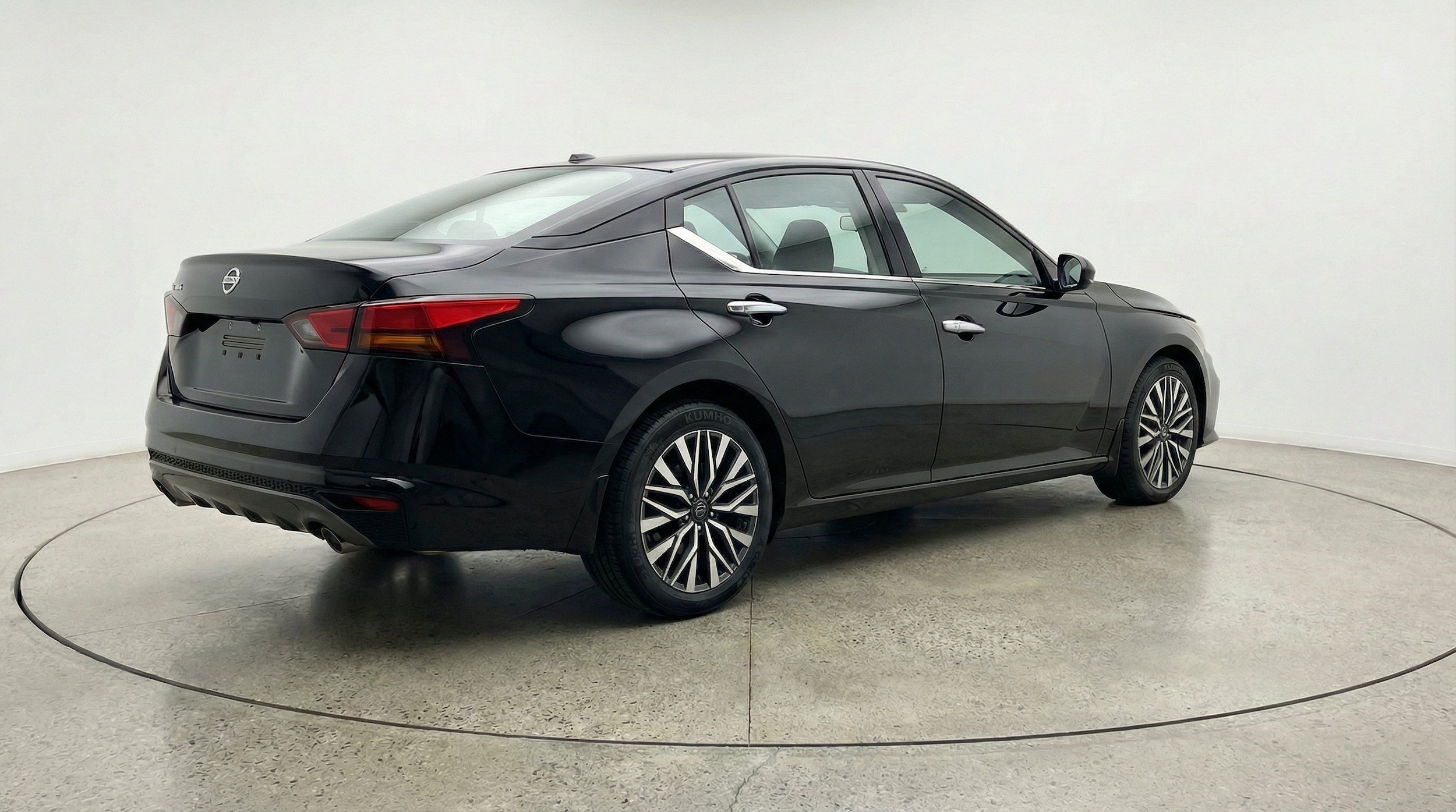Thumbnail: 2025 Nissan Altima - 9
