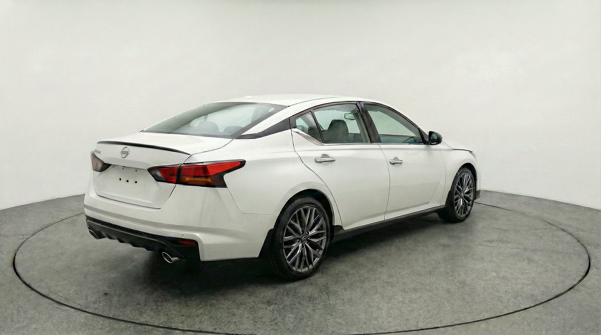 Thumbnail: 2025 Nissan Altima - 9