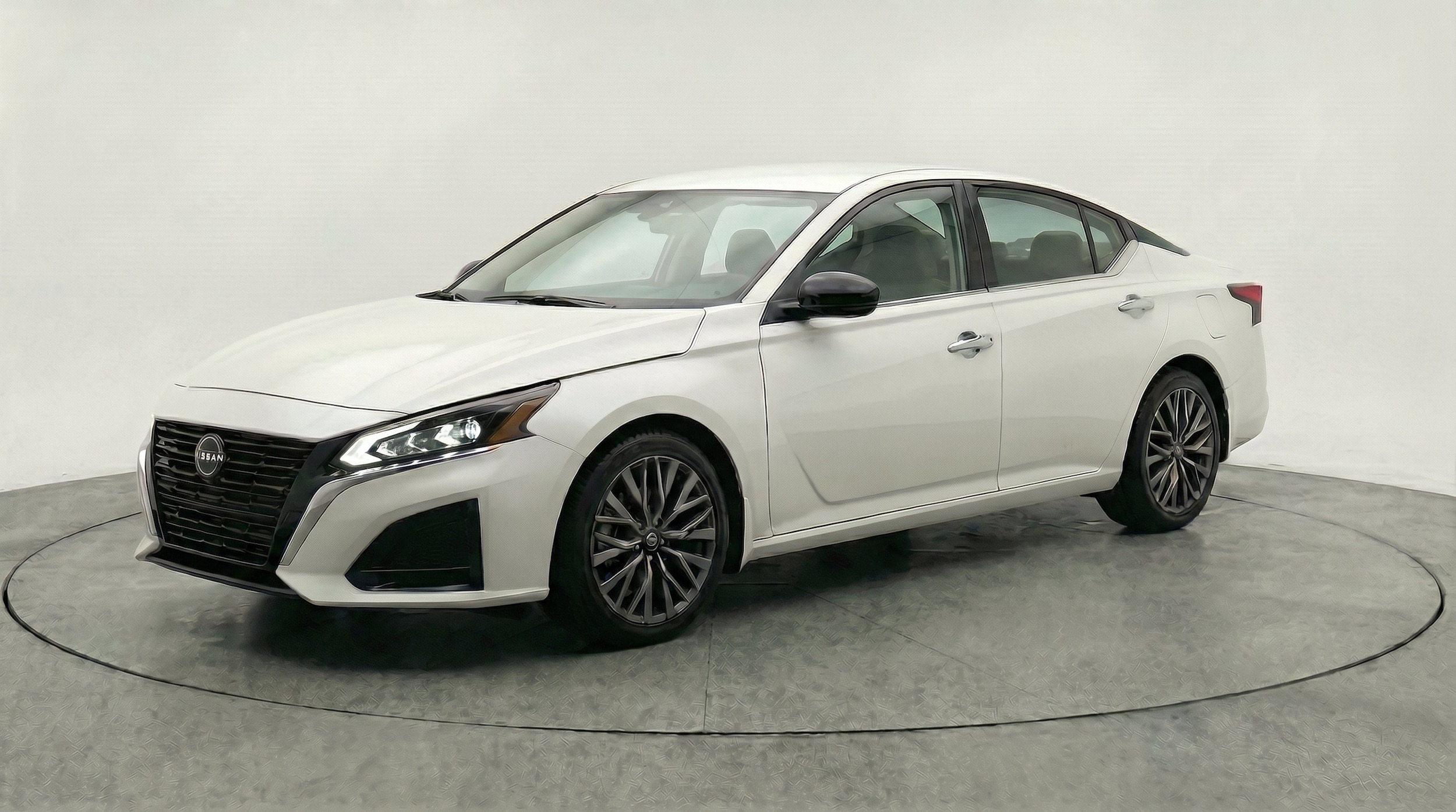 Thumbnail: 2025 Nissan Altima - 3