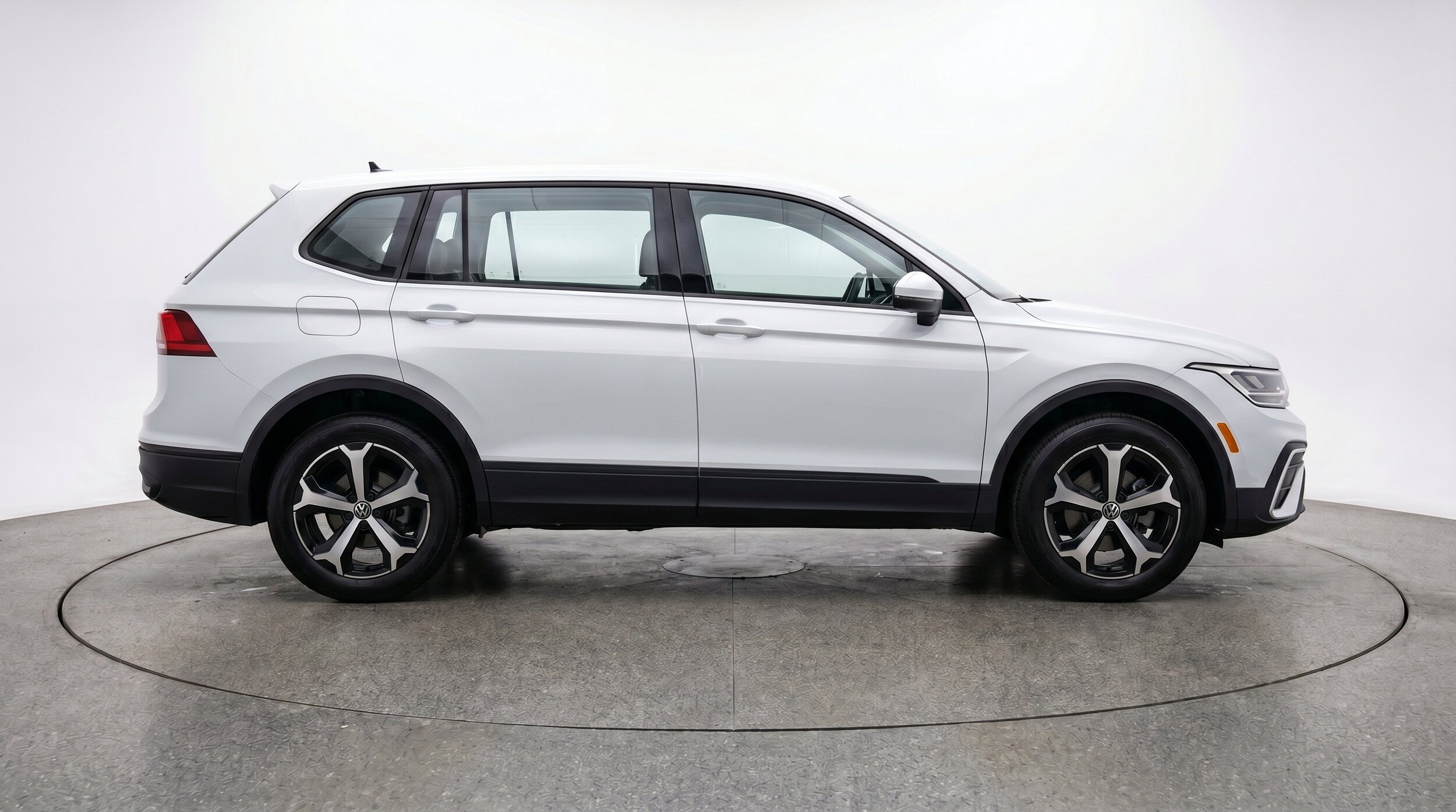 Thumbnail: 2026 Volkswagen Tiguan - 11