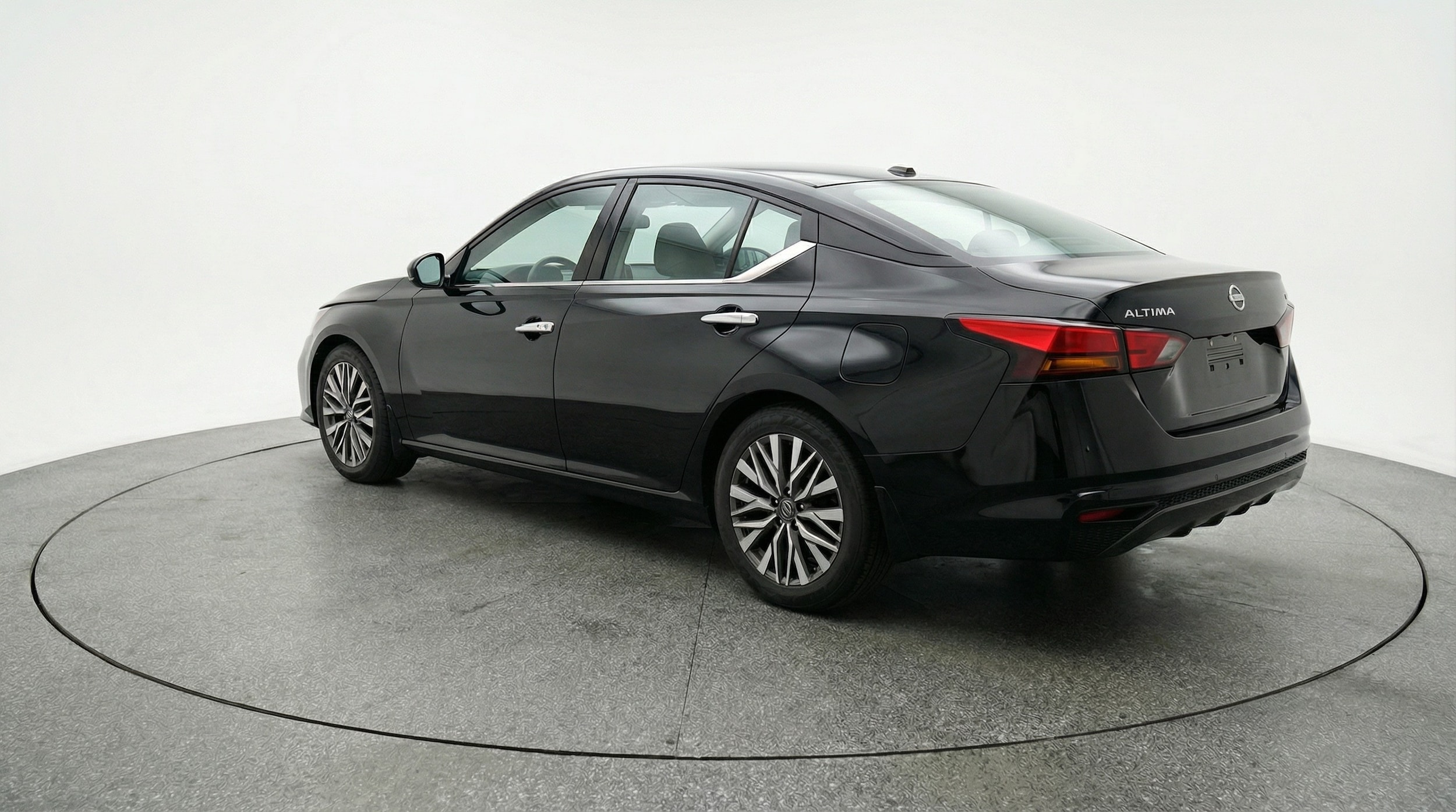 Thumbnail: 2025 Nissan Altima - 5