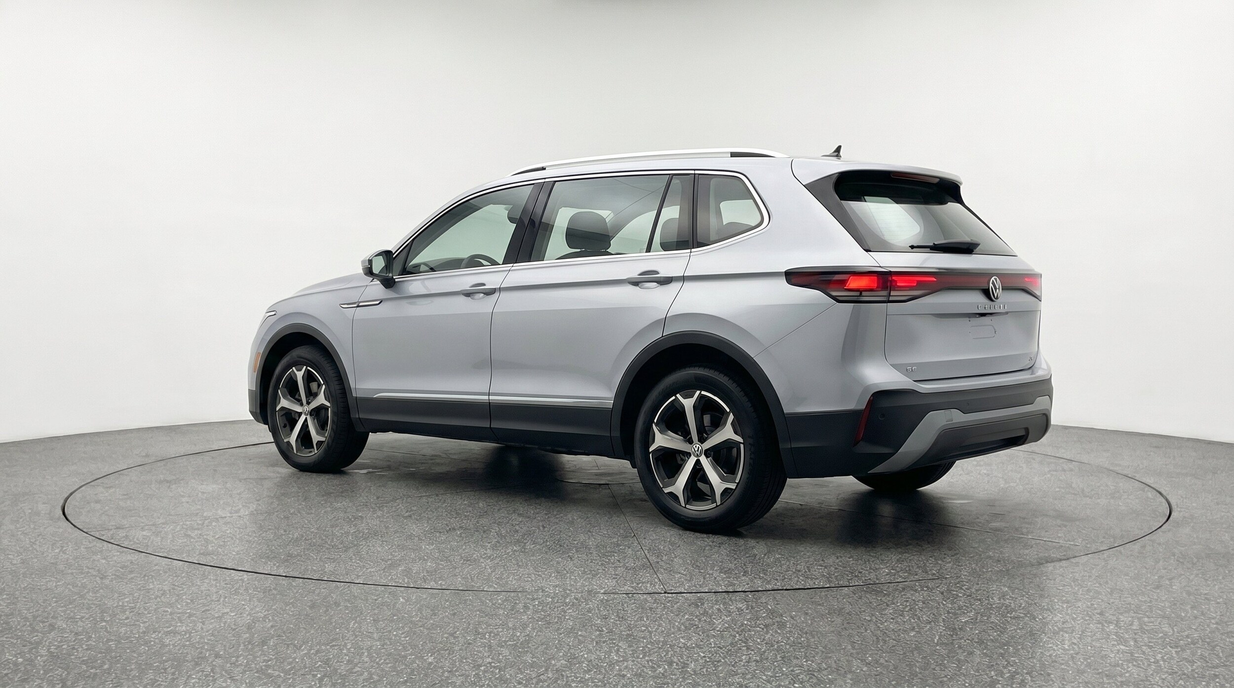 Thumbnail: 2026 Volkswagen Tiguan - 6