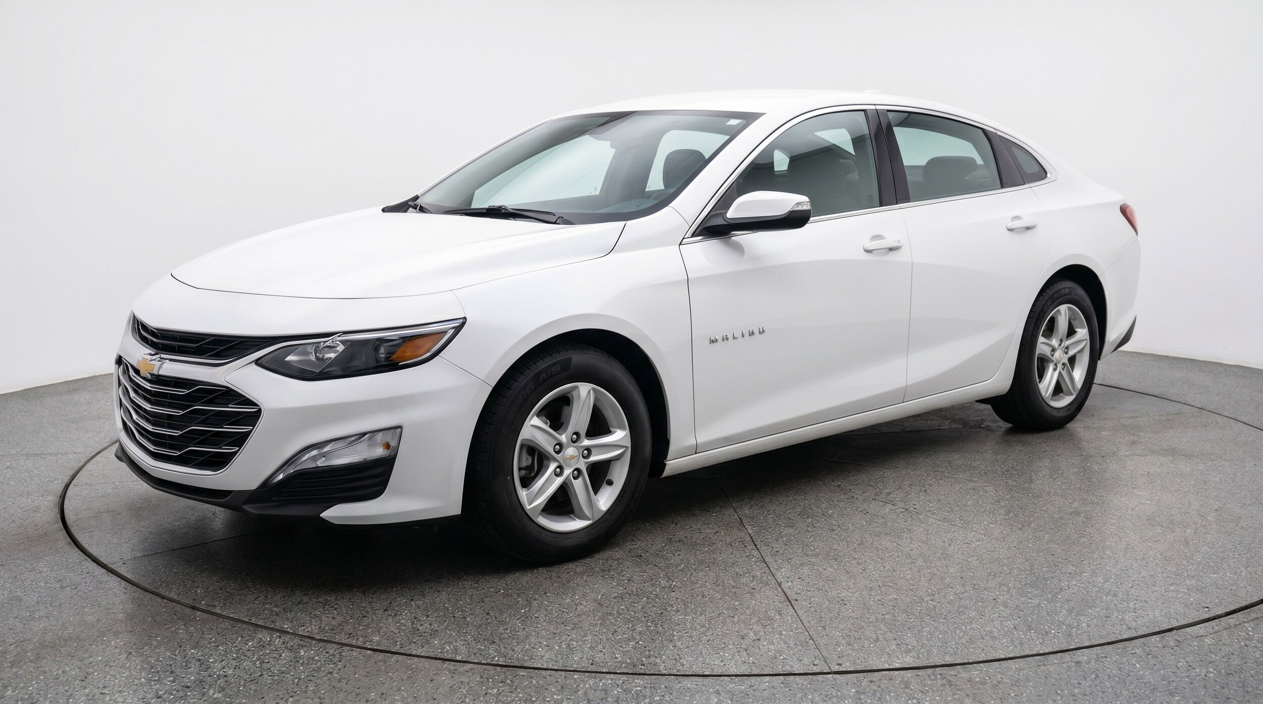 Thumbnail: 2023 Chevrolet Malibu - 3