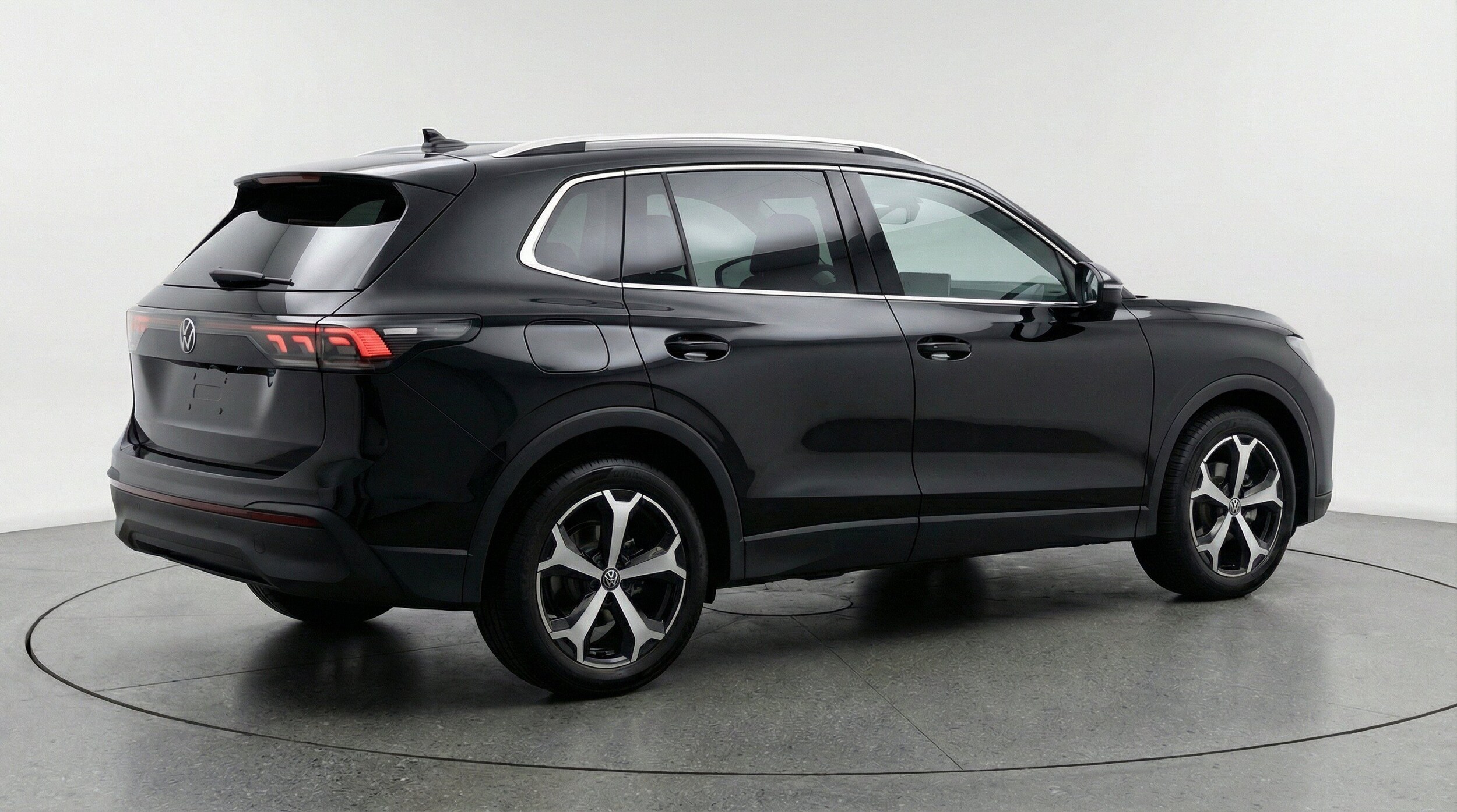 Thumbnail: 2026 Volkswagen Tiguan - 9