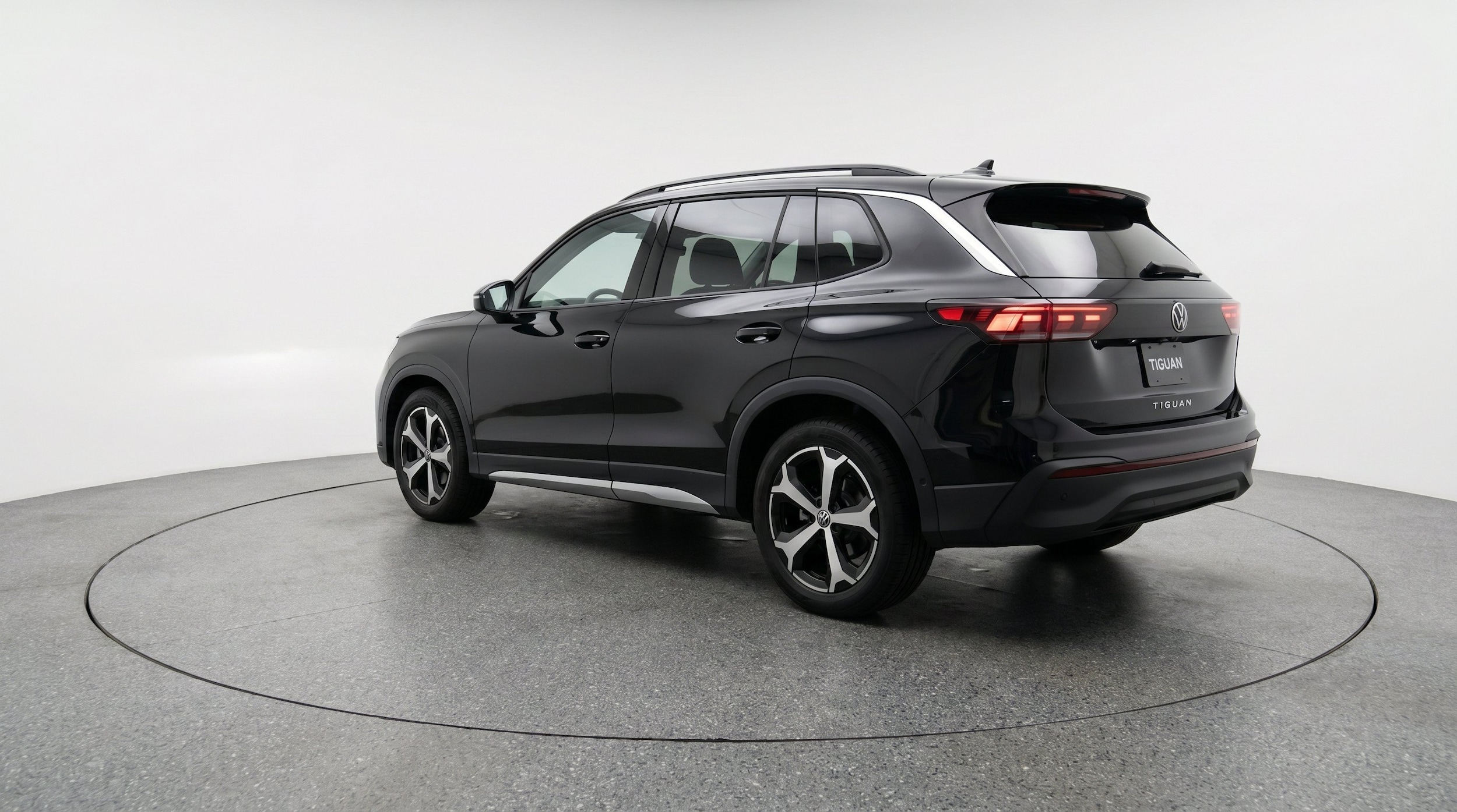 Thumbnail: 2026 Volkswagen Tiguan - 6