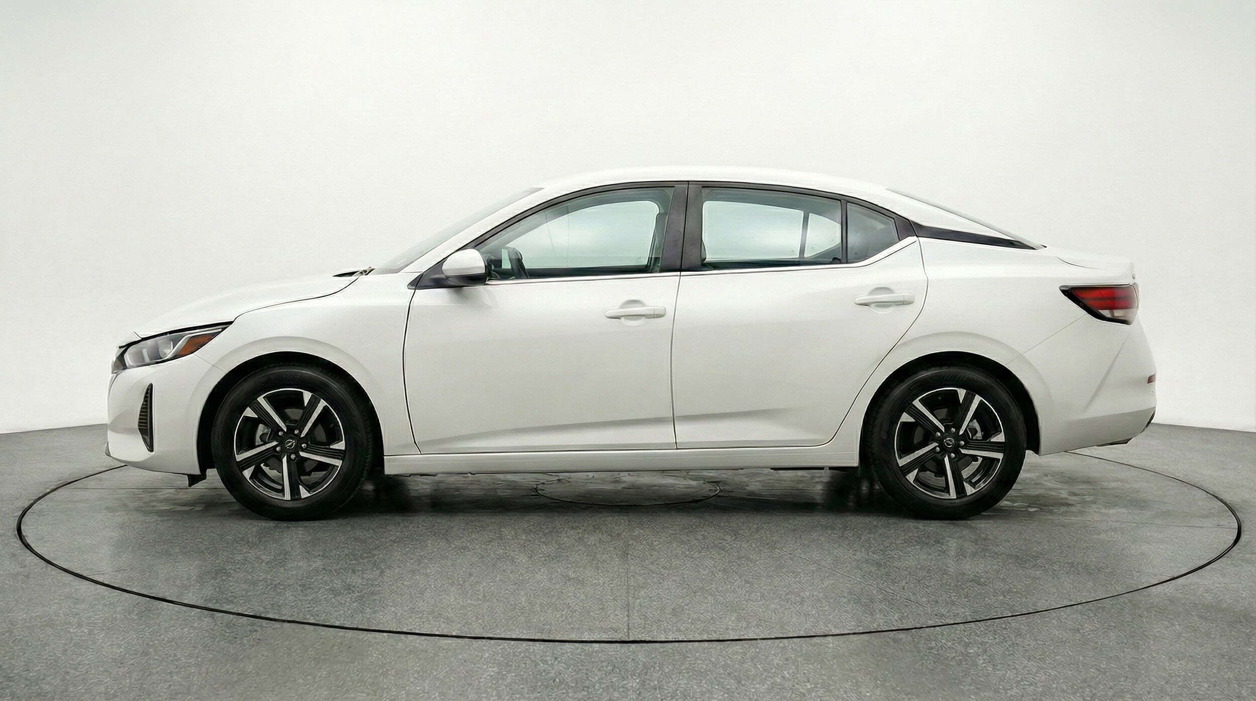 Thumbnail: 2025 Nissan Sentra - 5