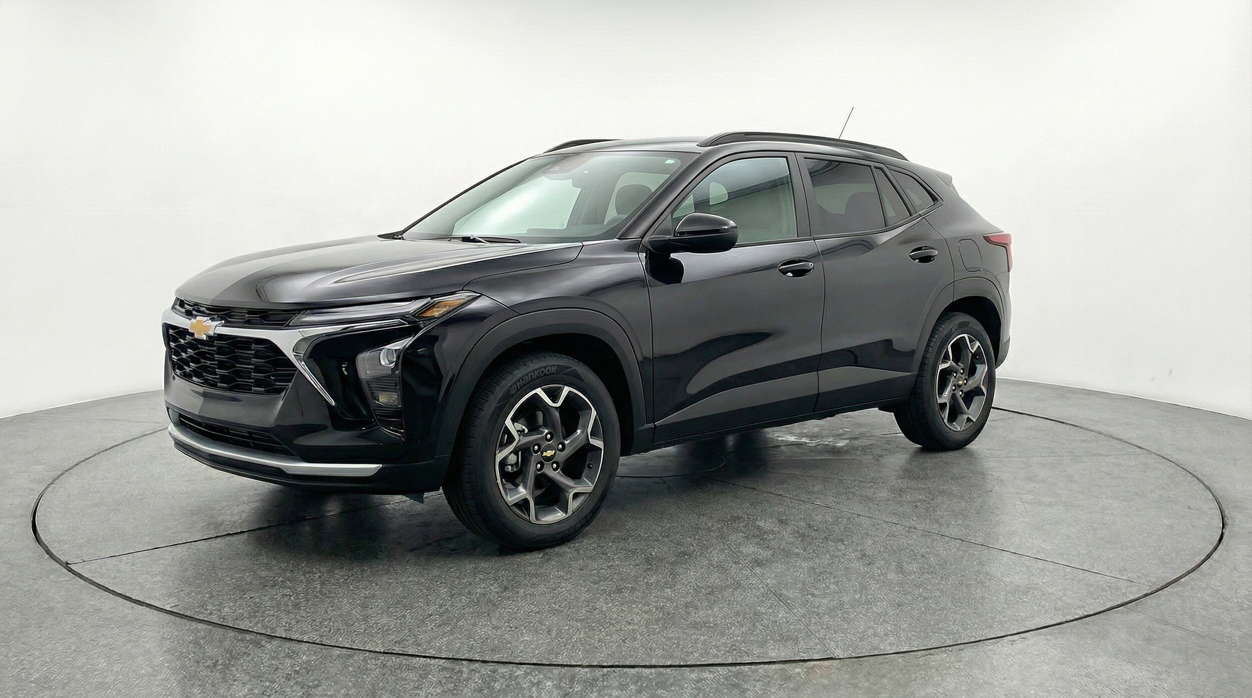 Thumbnail: 2025 Chevrolet Trax - 3