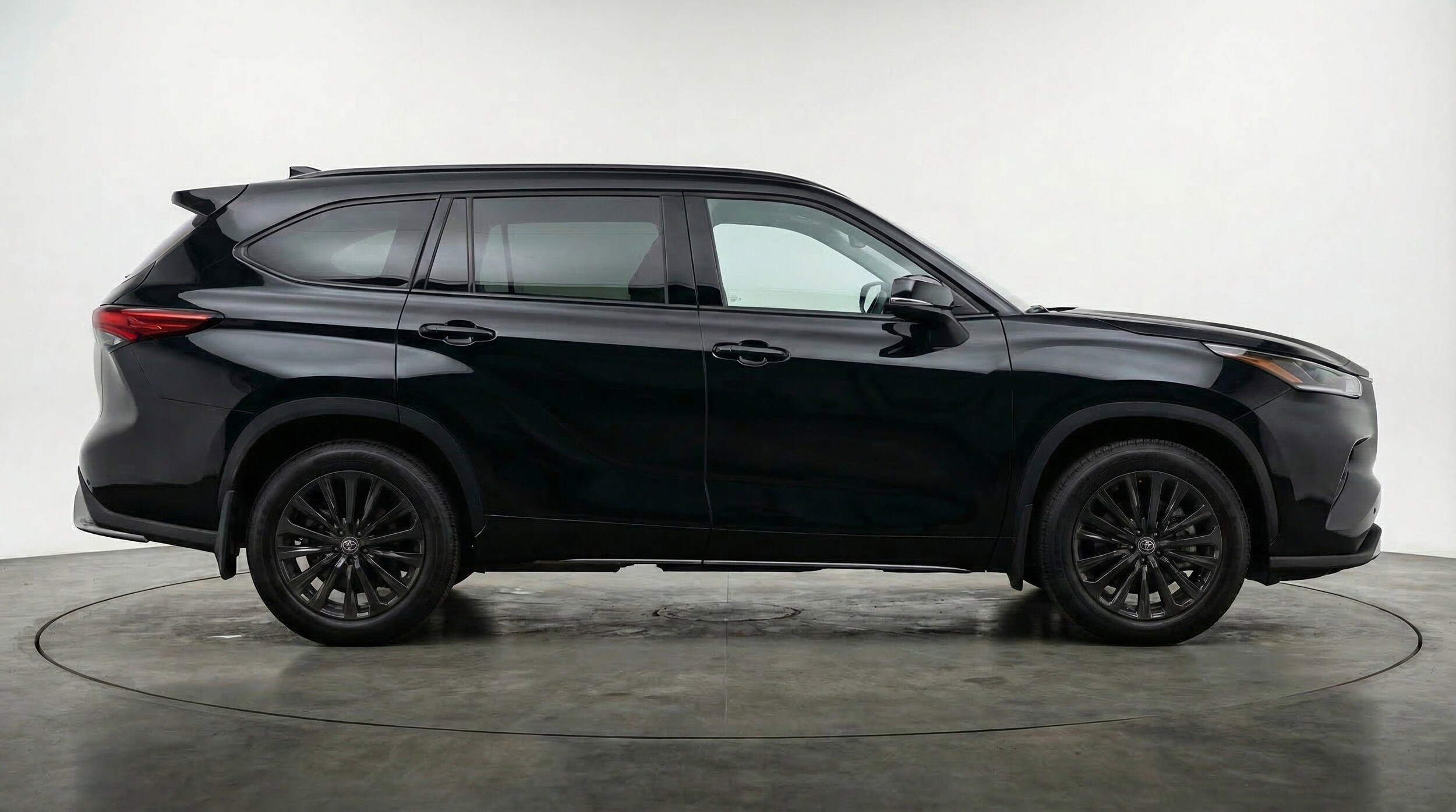 Thumbnail: 2025 Toyota Highlander - 11