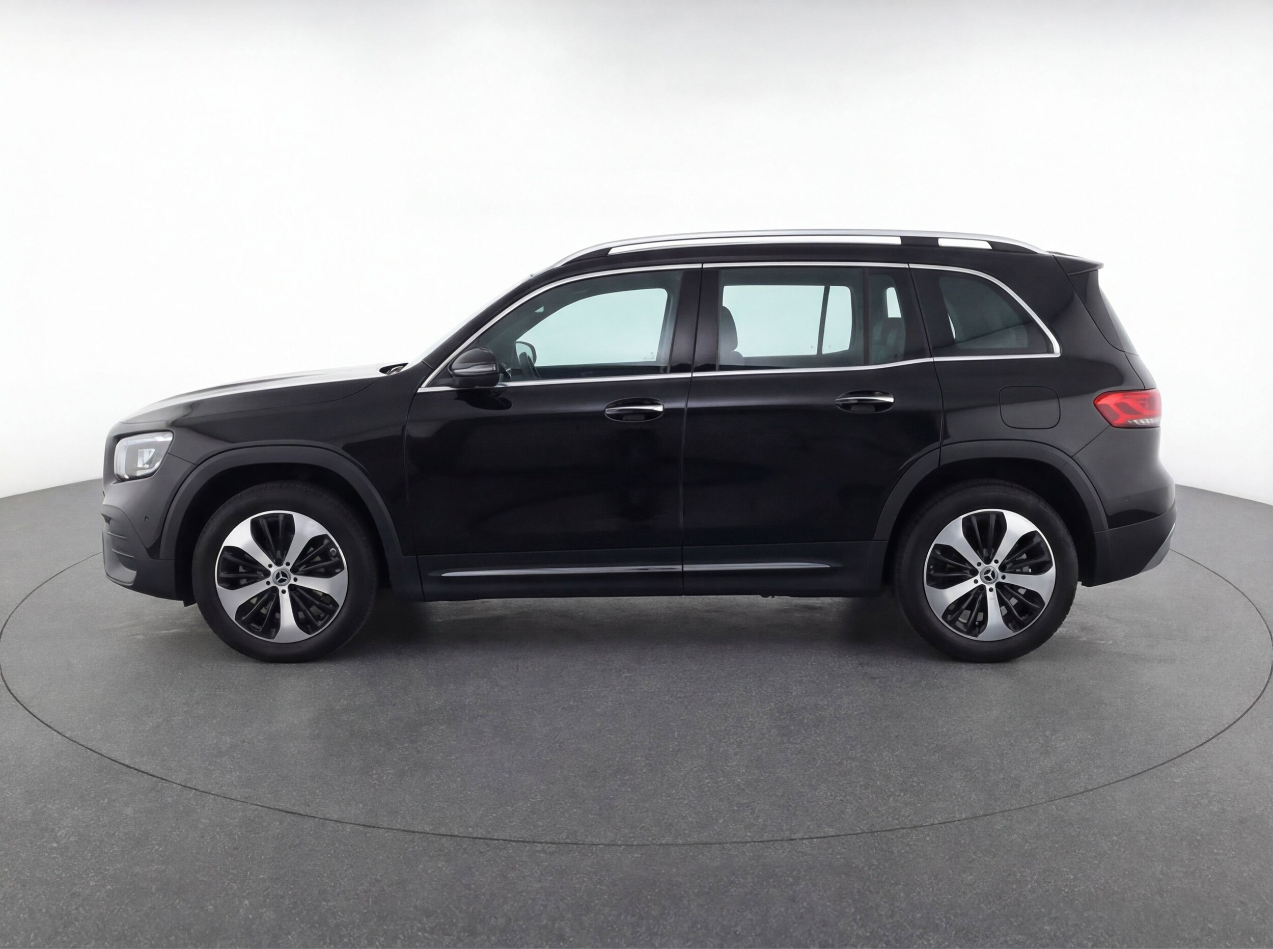 Thumbnail: 2025 Mercedes-Benz GLB - 5