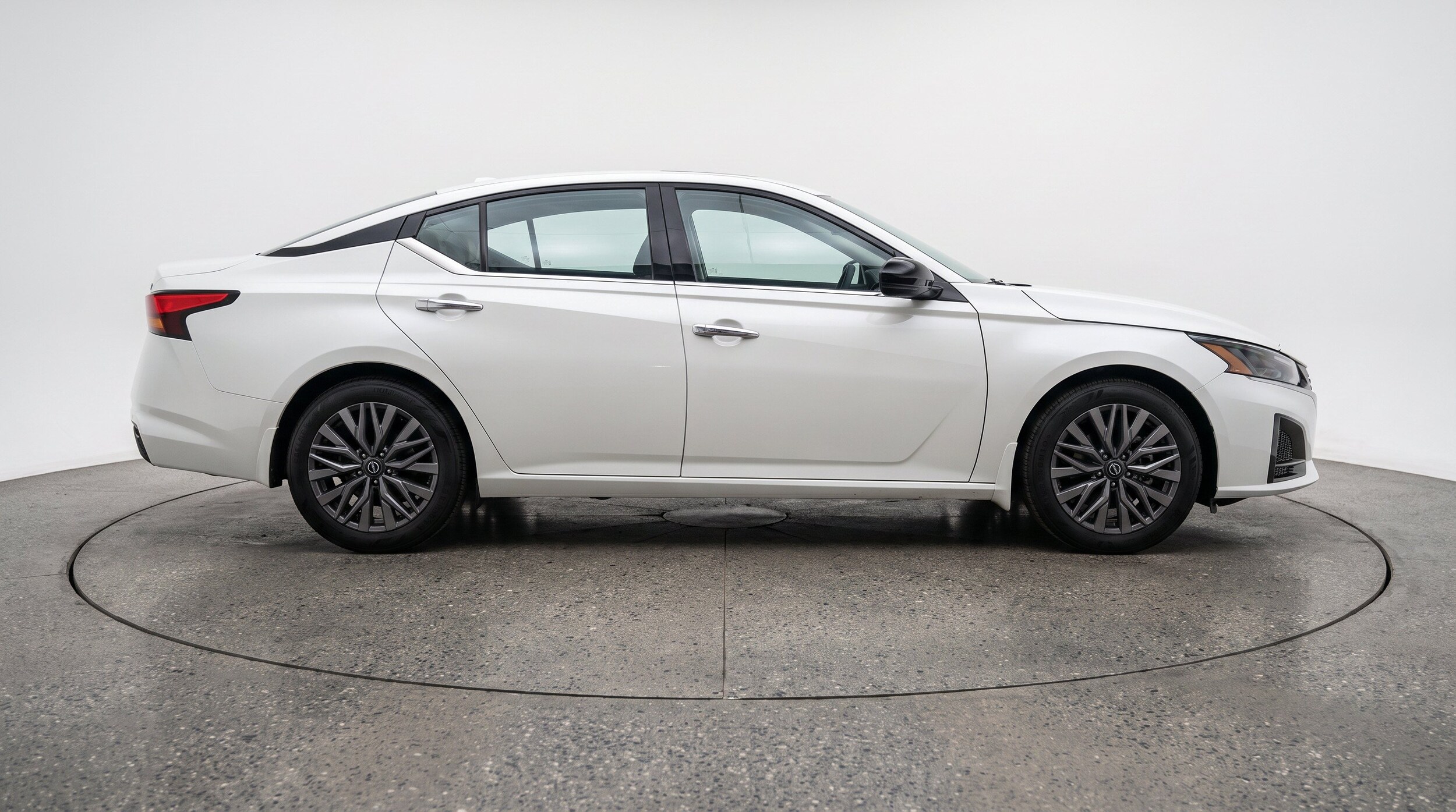 Thumbnail: 2025 Nissan Altima - 10