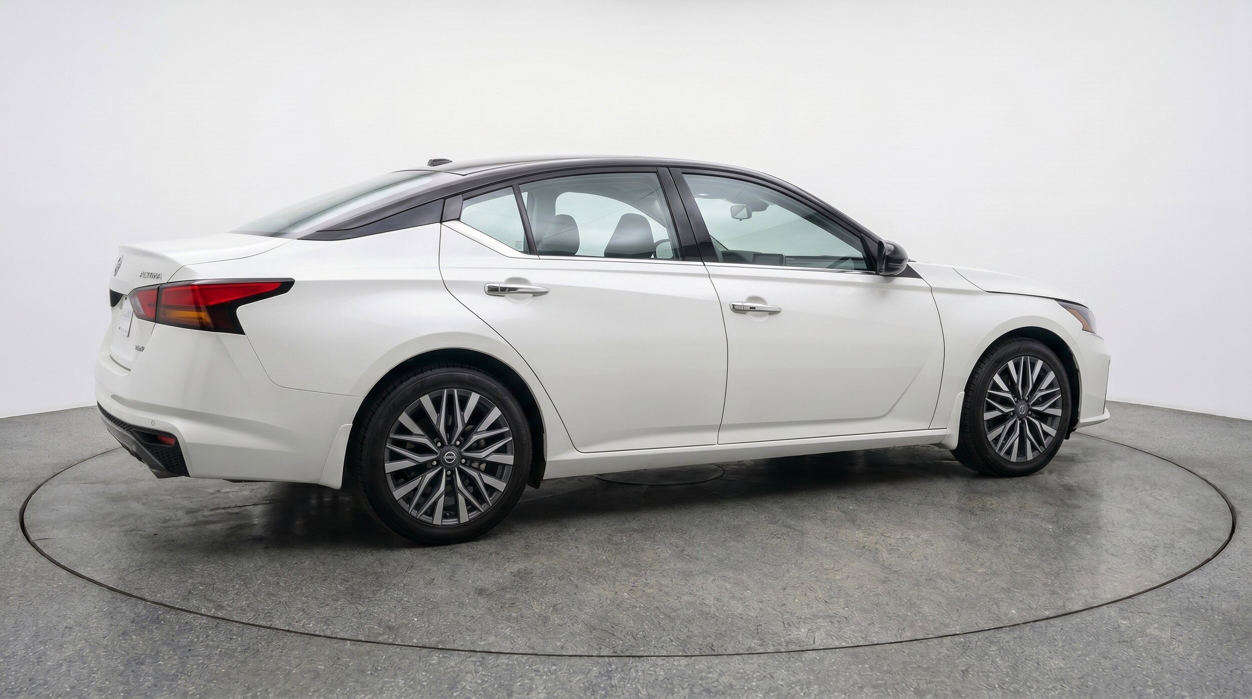 Thumbnail: 2025 Nissan Altima - 9