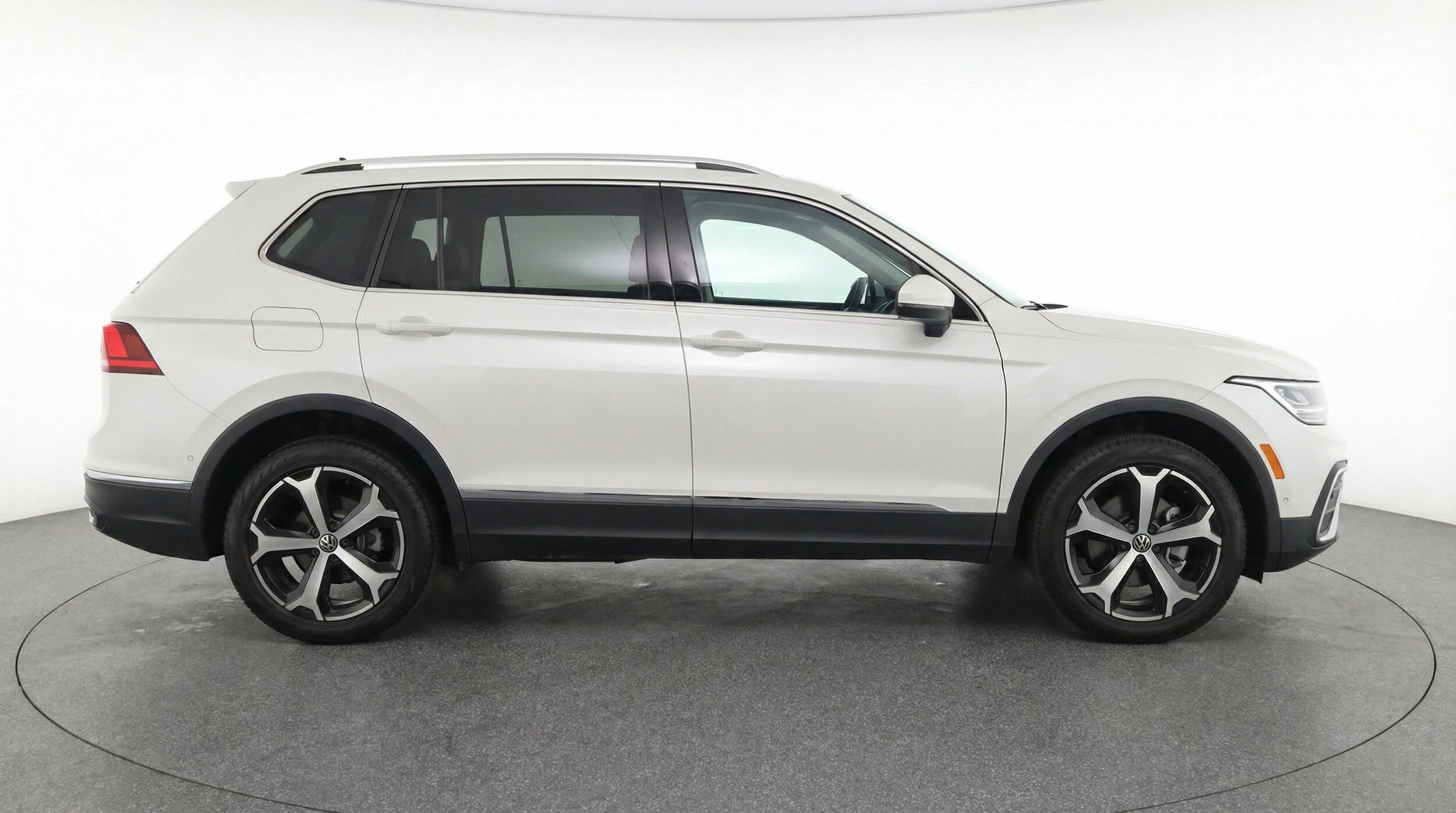Thumbnail: 2026 Volkswagen Tiguan - 11