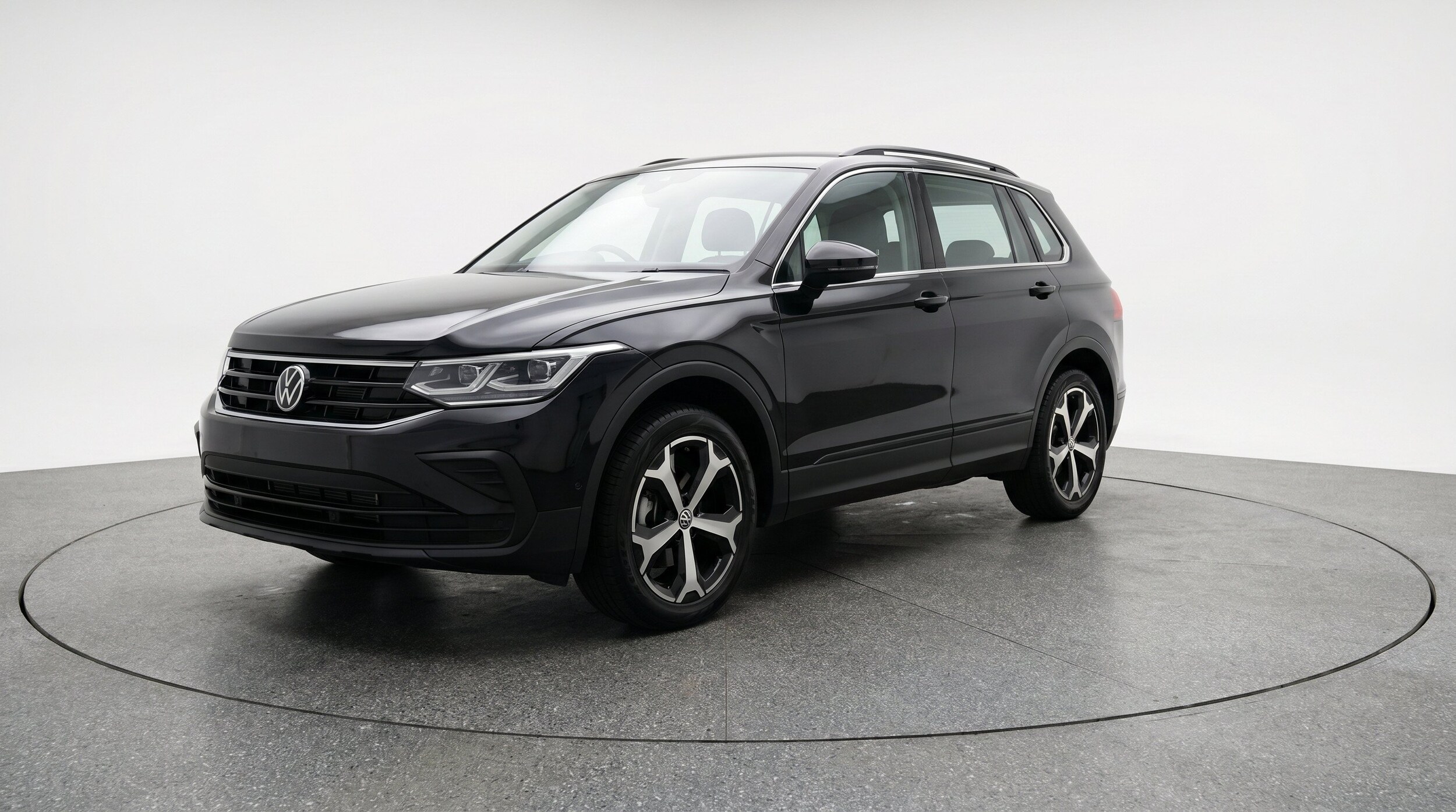Thumbnail: 2026 Volkswagen Tiguan - 3
