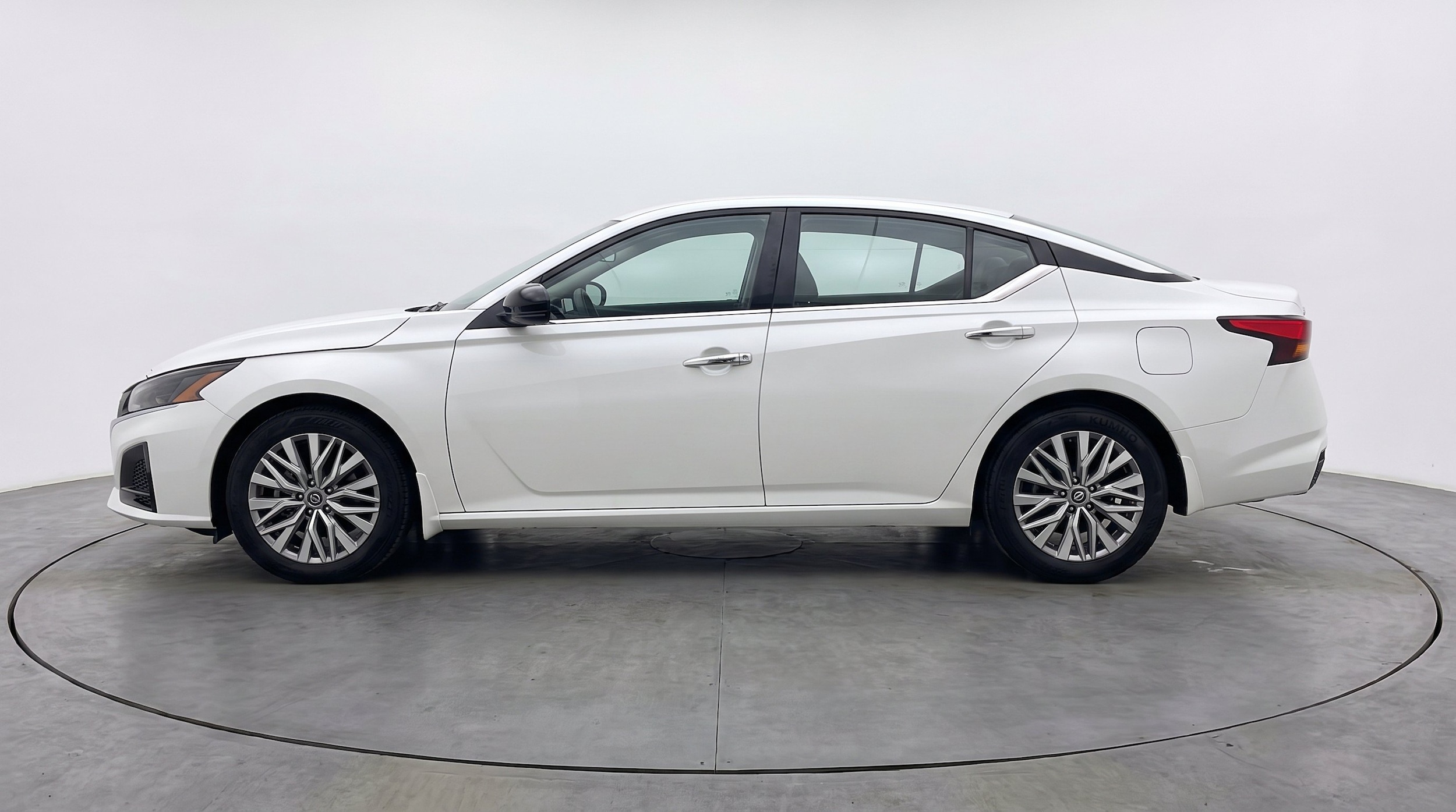 Thumbnail: 2025 Nissan Altima - 5