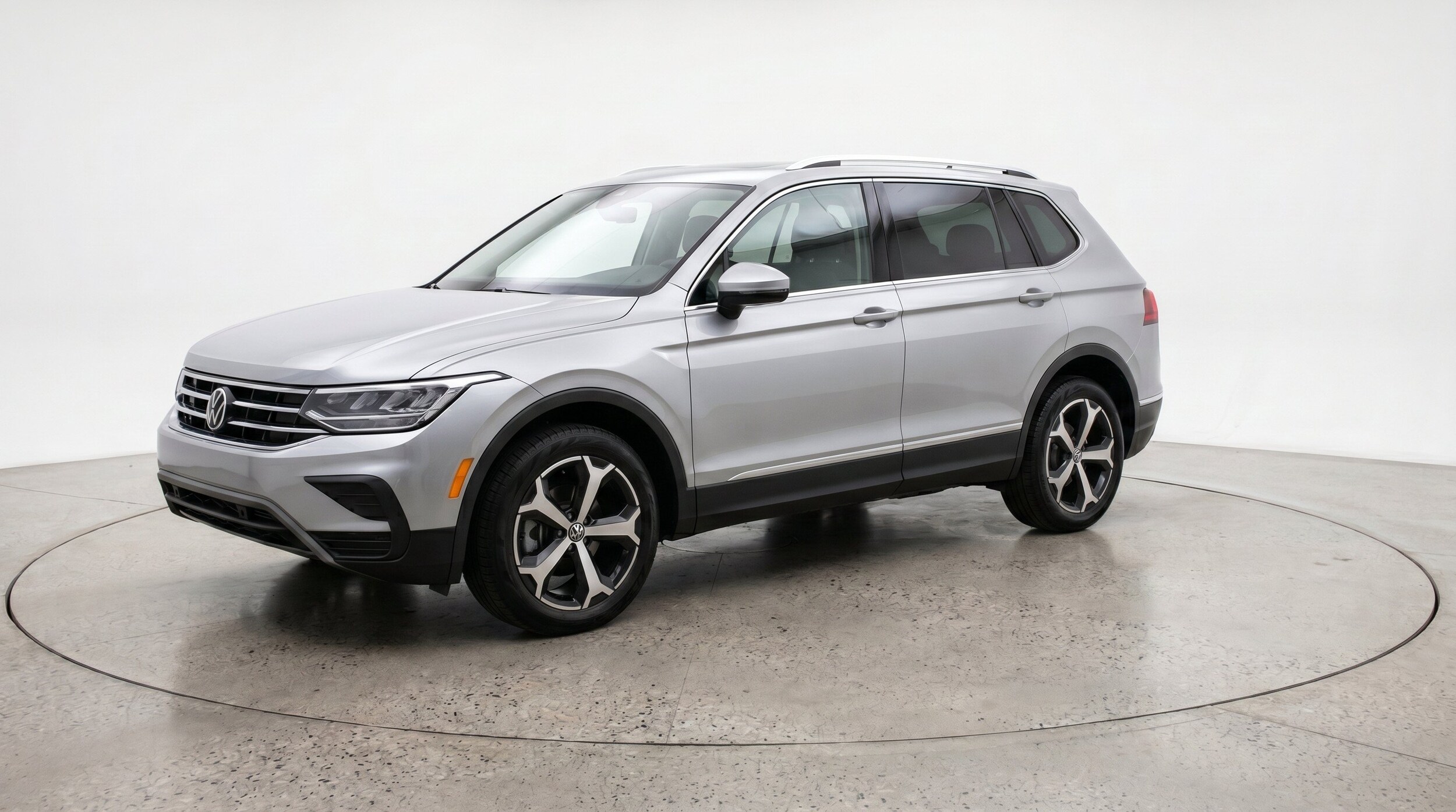 Thumbnail: 2026 Volkswagen Tiguan - 3
