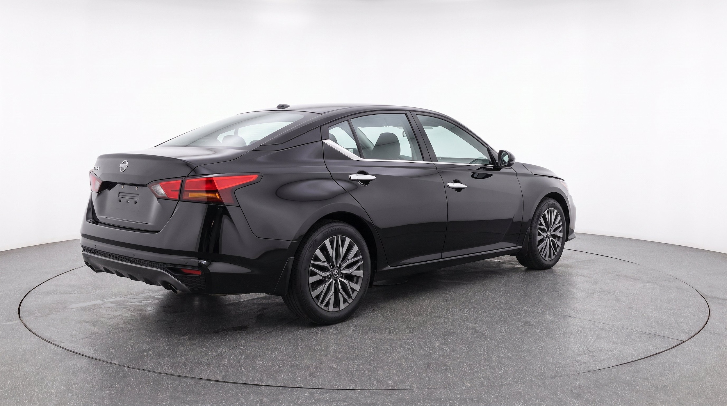 Thumbnail: 2025 Nissan Altima - 9