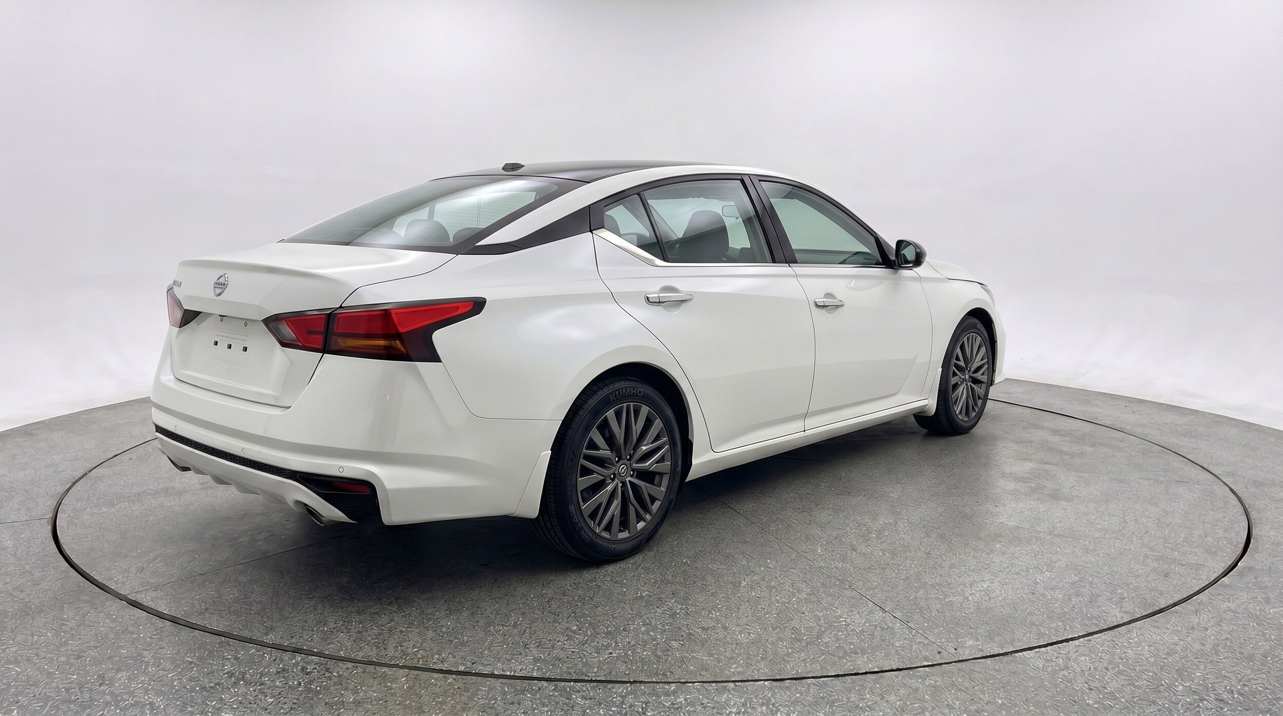 Thumbnail: 2025 Nissan Altima - 9